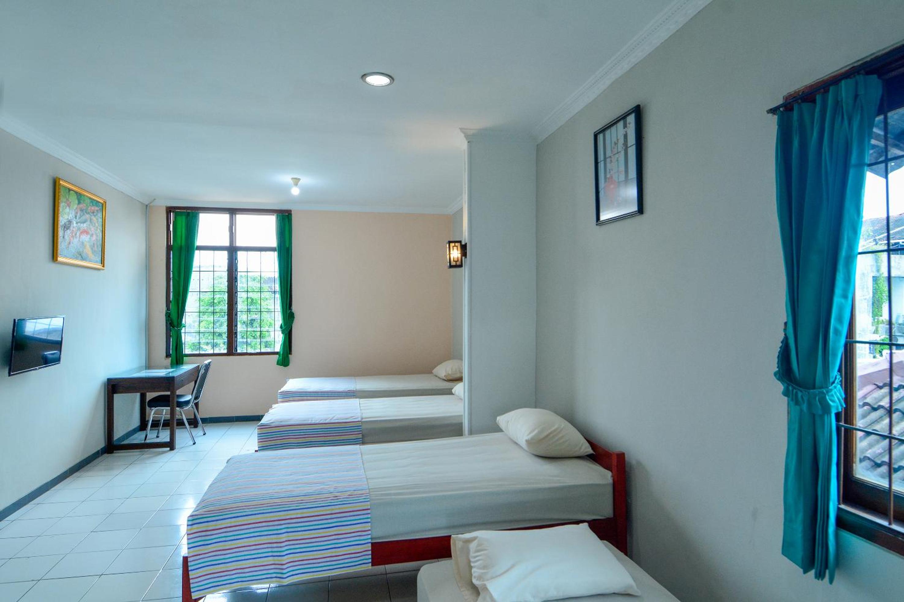 Quadruple Room - Photo 2