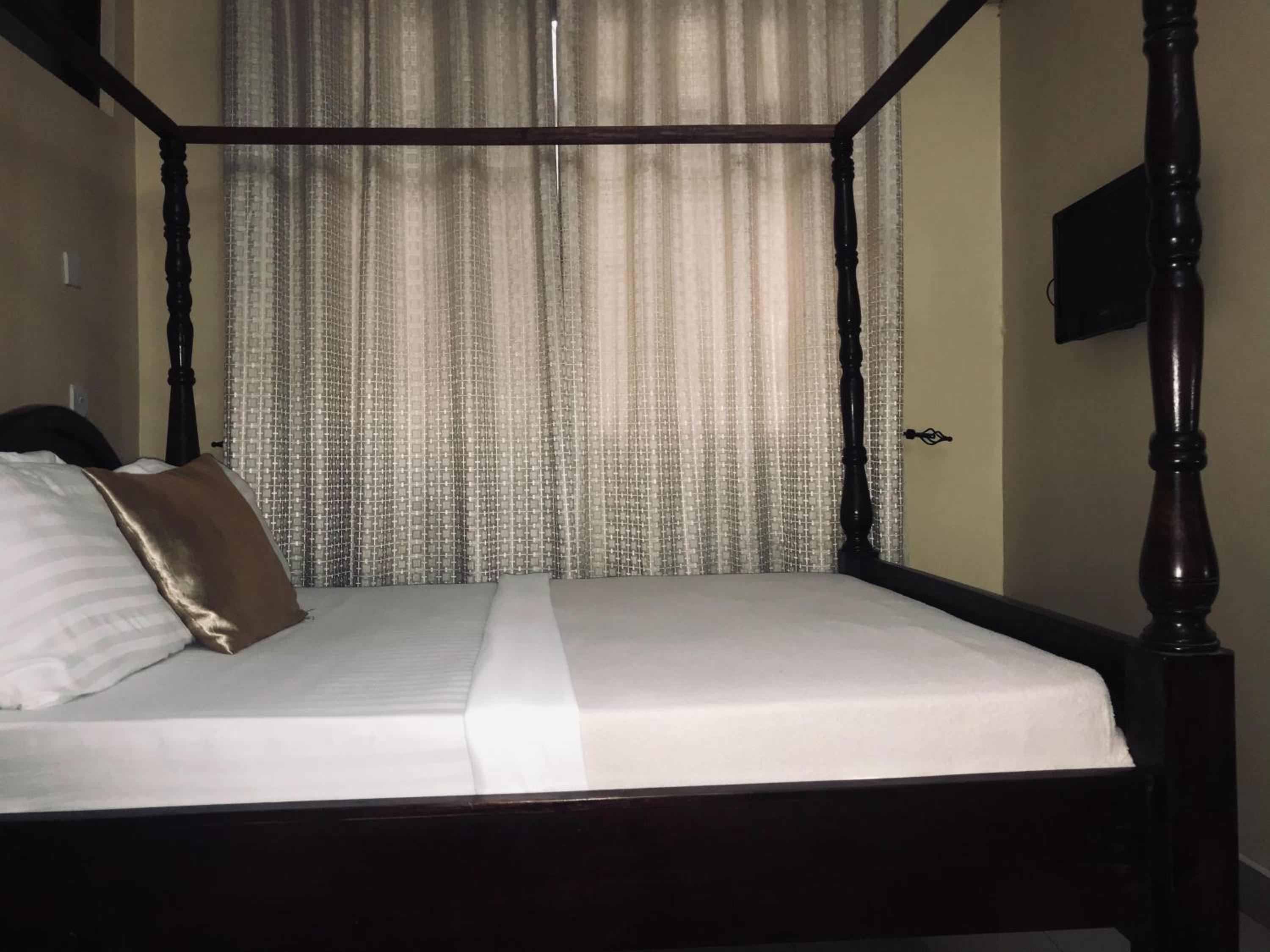 Small Double Room - Photo 2