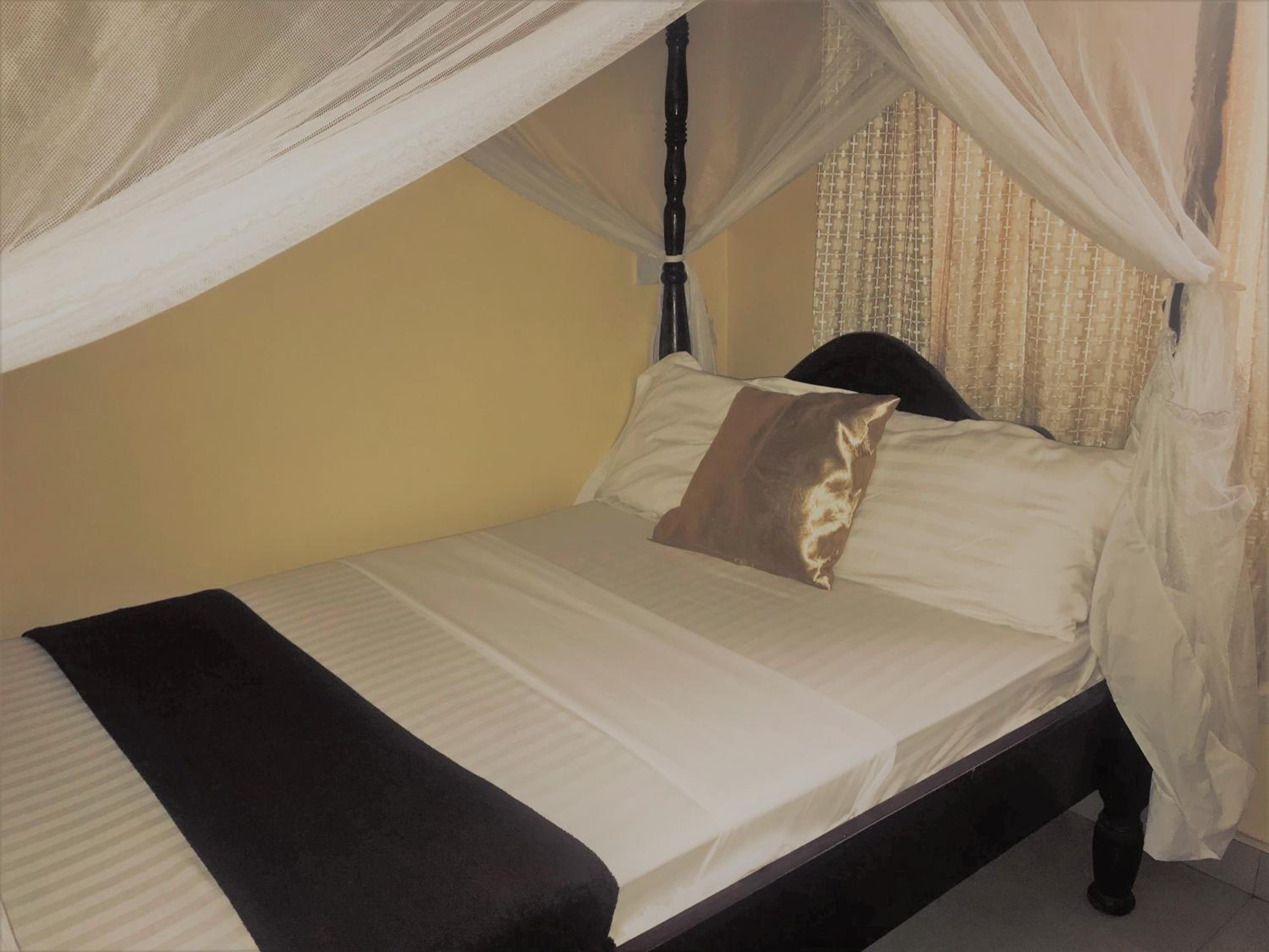Small Double Room - Photo 7