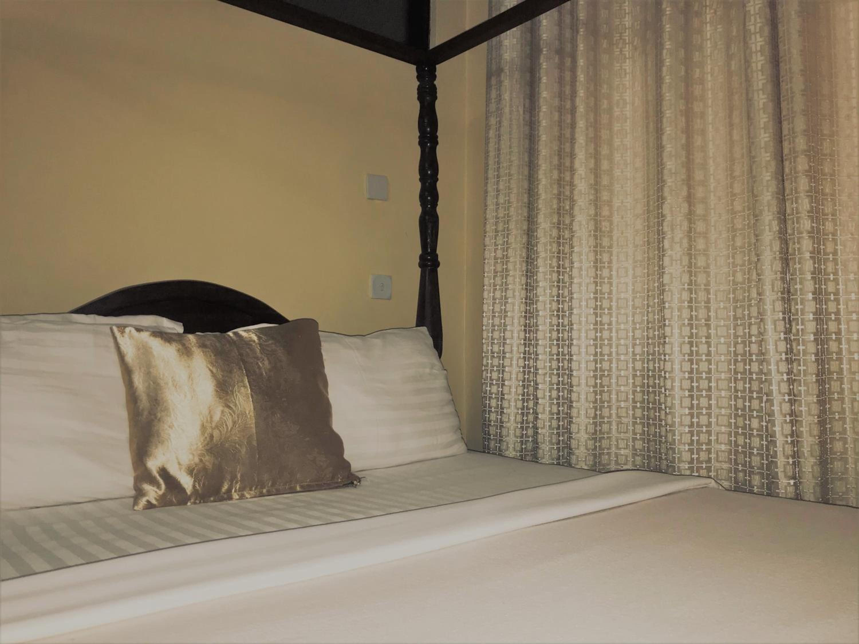 Small Double Room - Photo 4