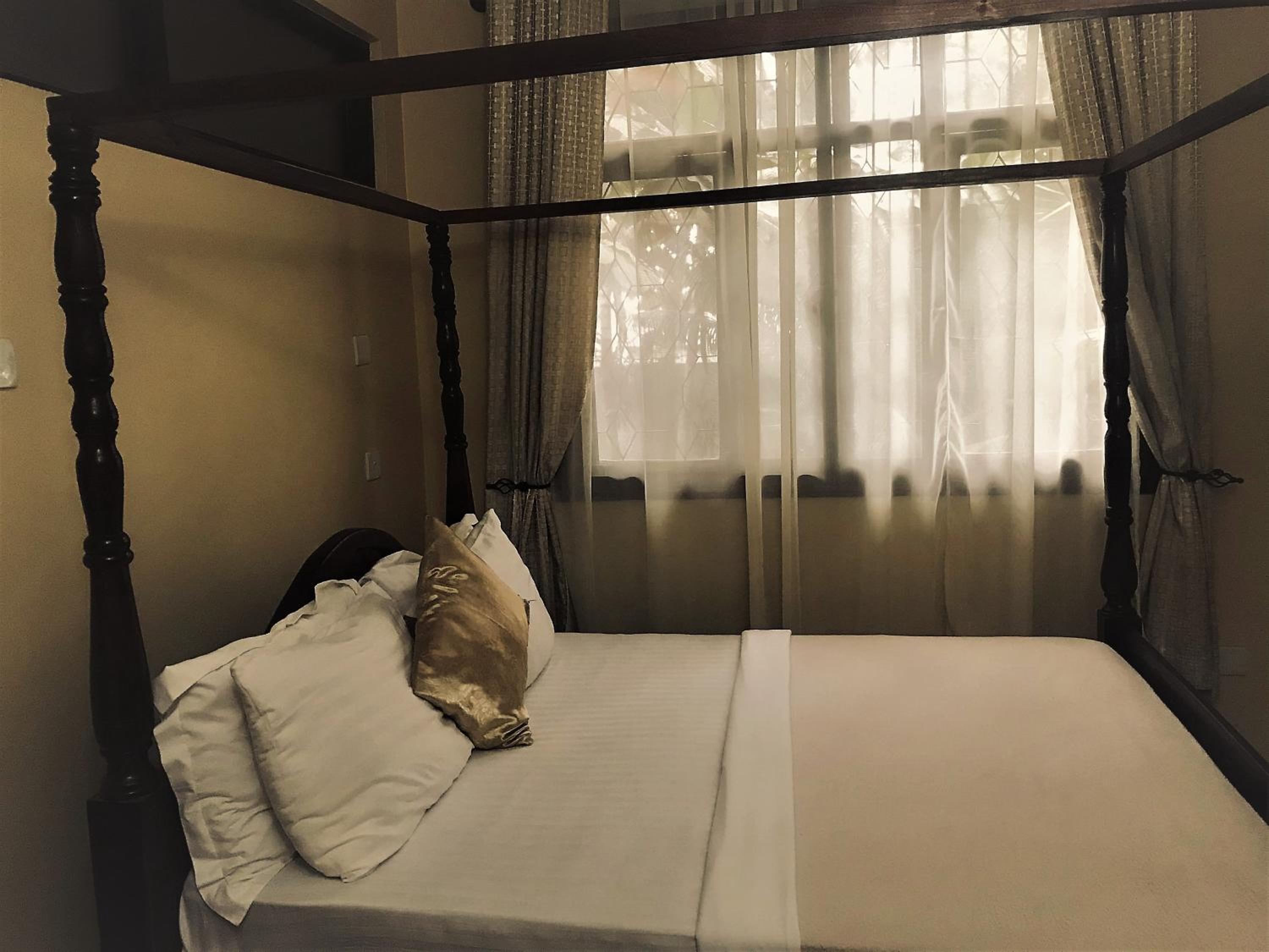Small Double Room - Photo 14