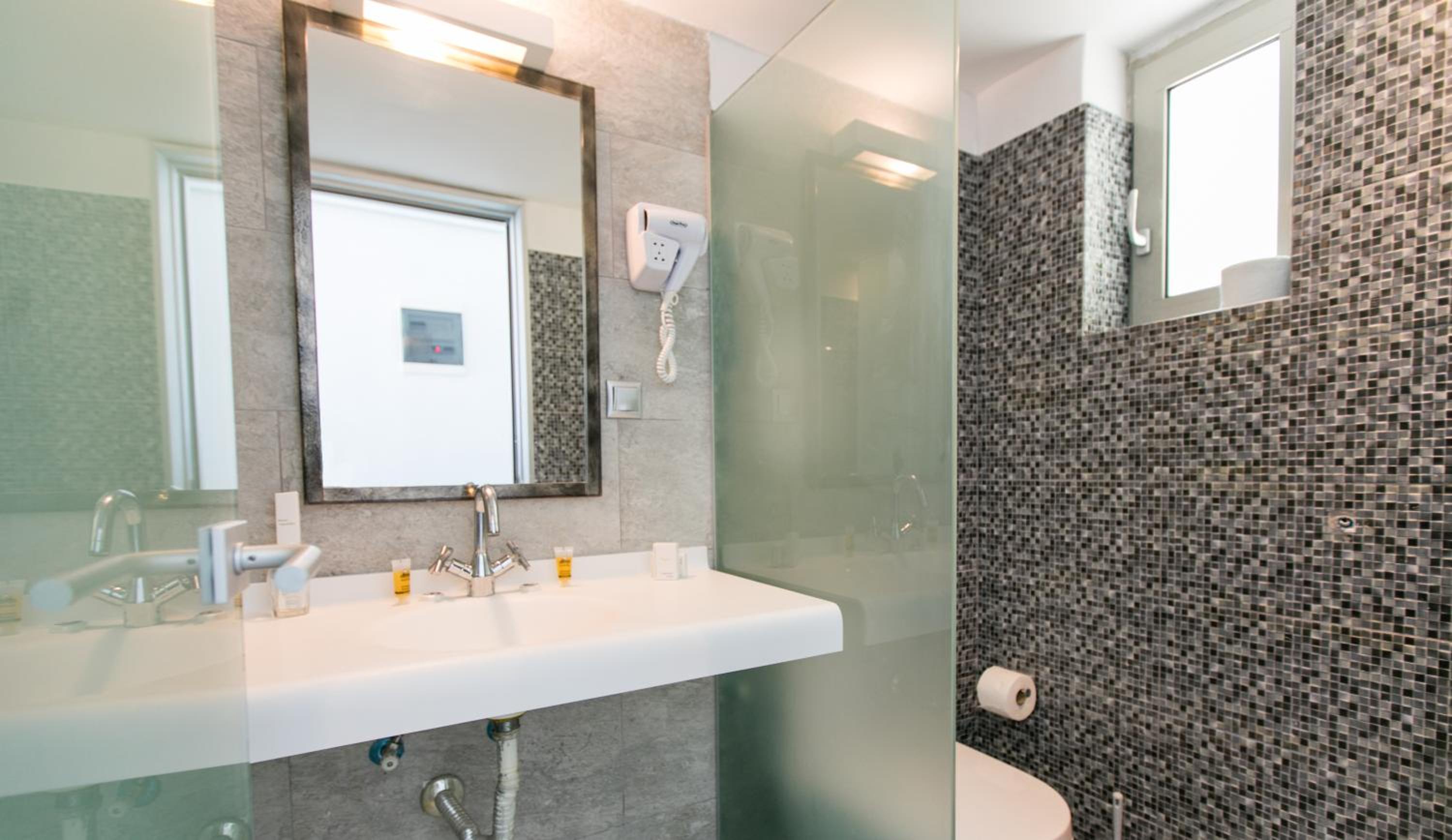 Superior Double Room - Photo 2
