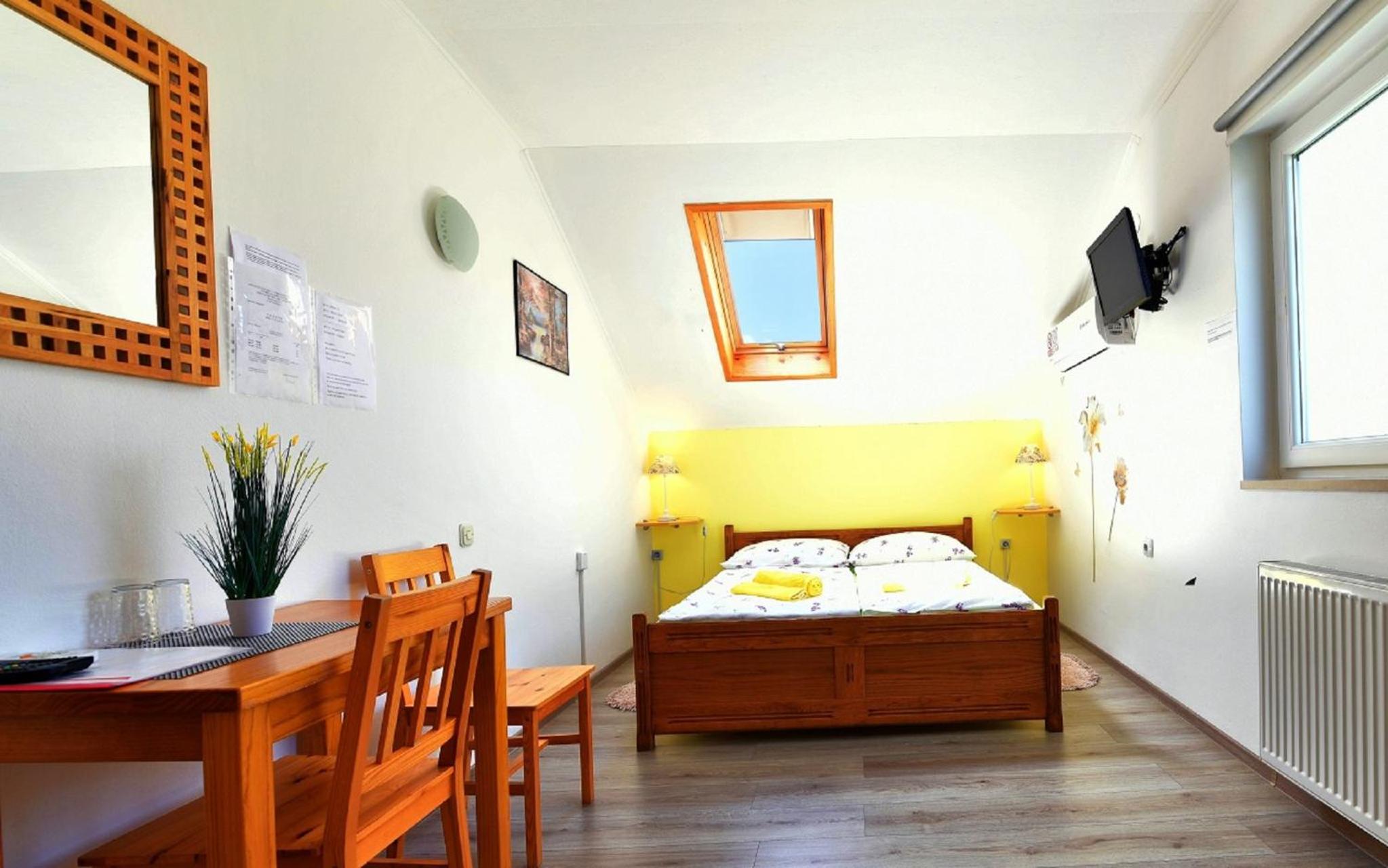 Double Room - Photo 1
