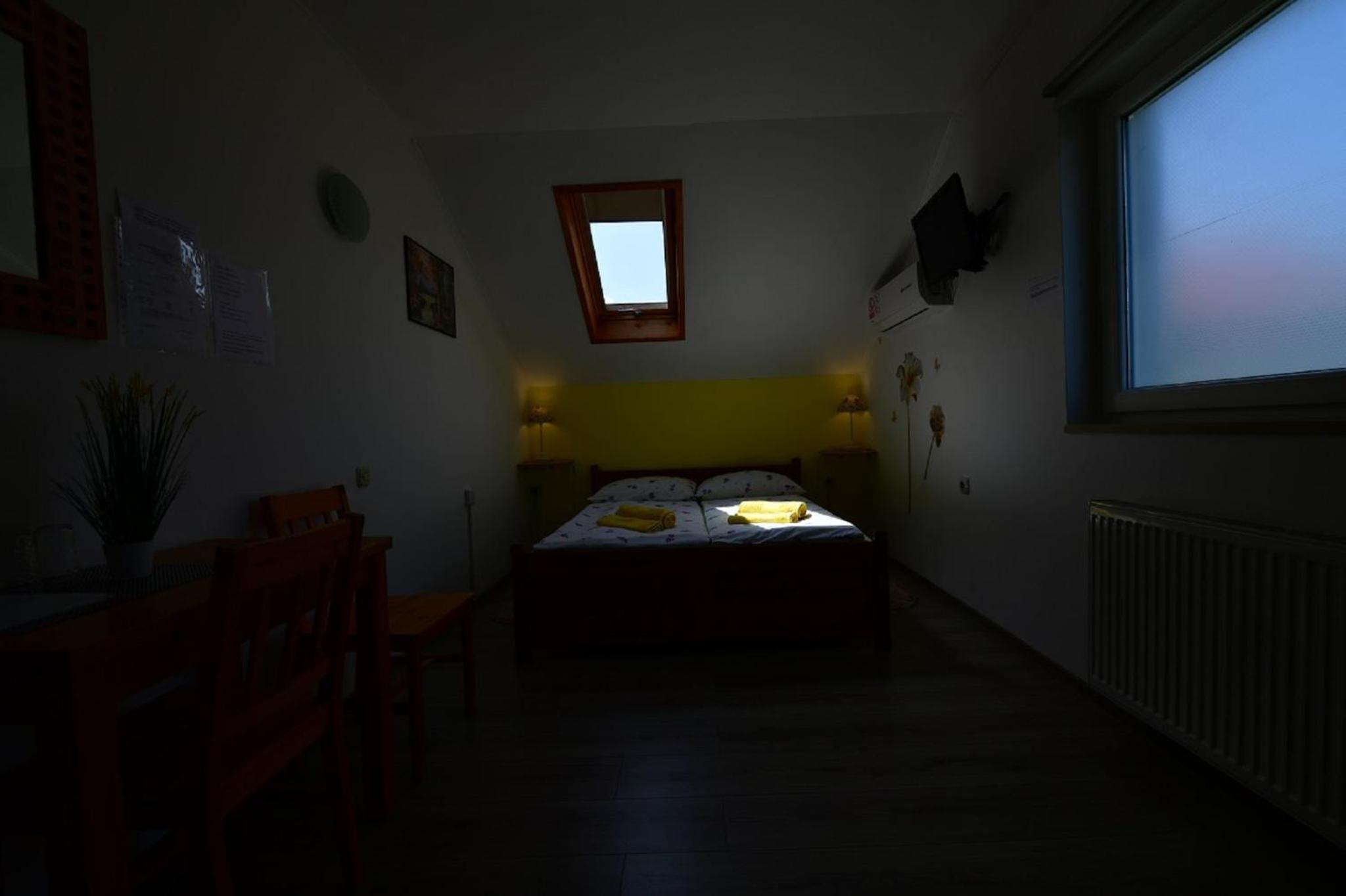 Double Room - Photo 3