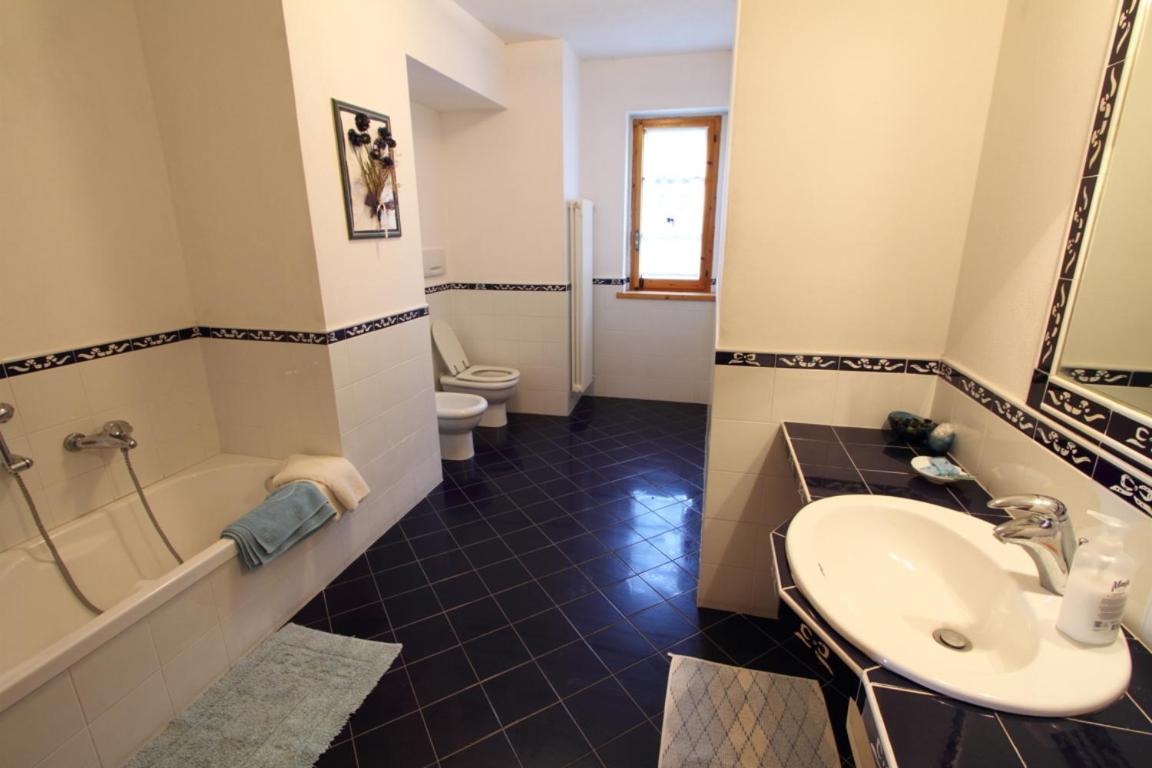 Double Room with Private External Bathroom photo 3