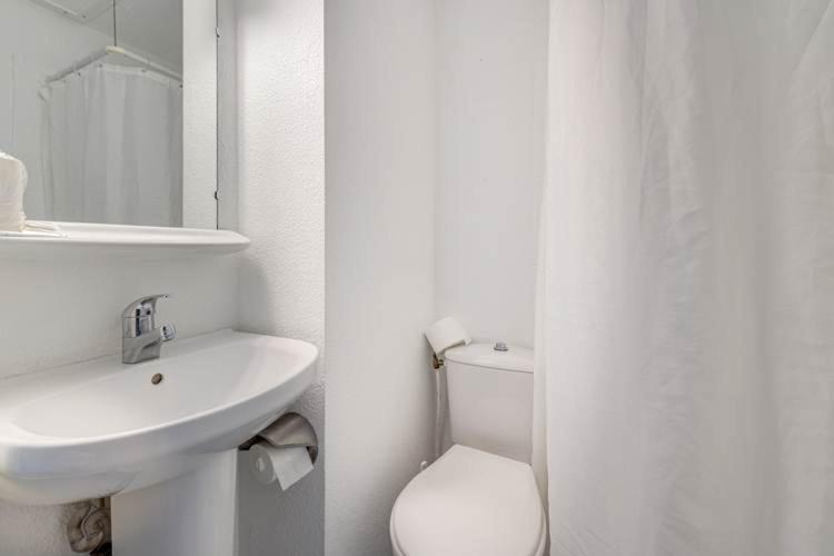 Double Room - Photo 8