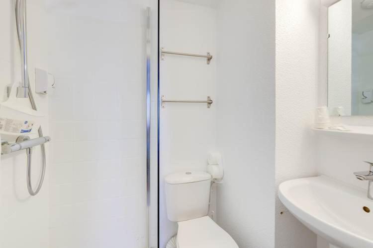 Double Room - Photo 6