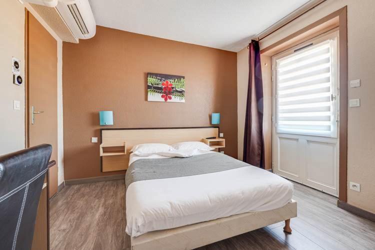 Double Room - Photo 3