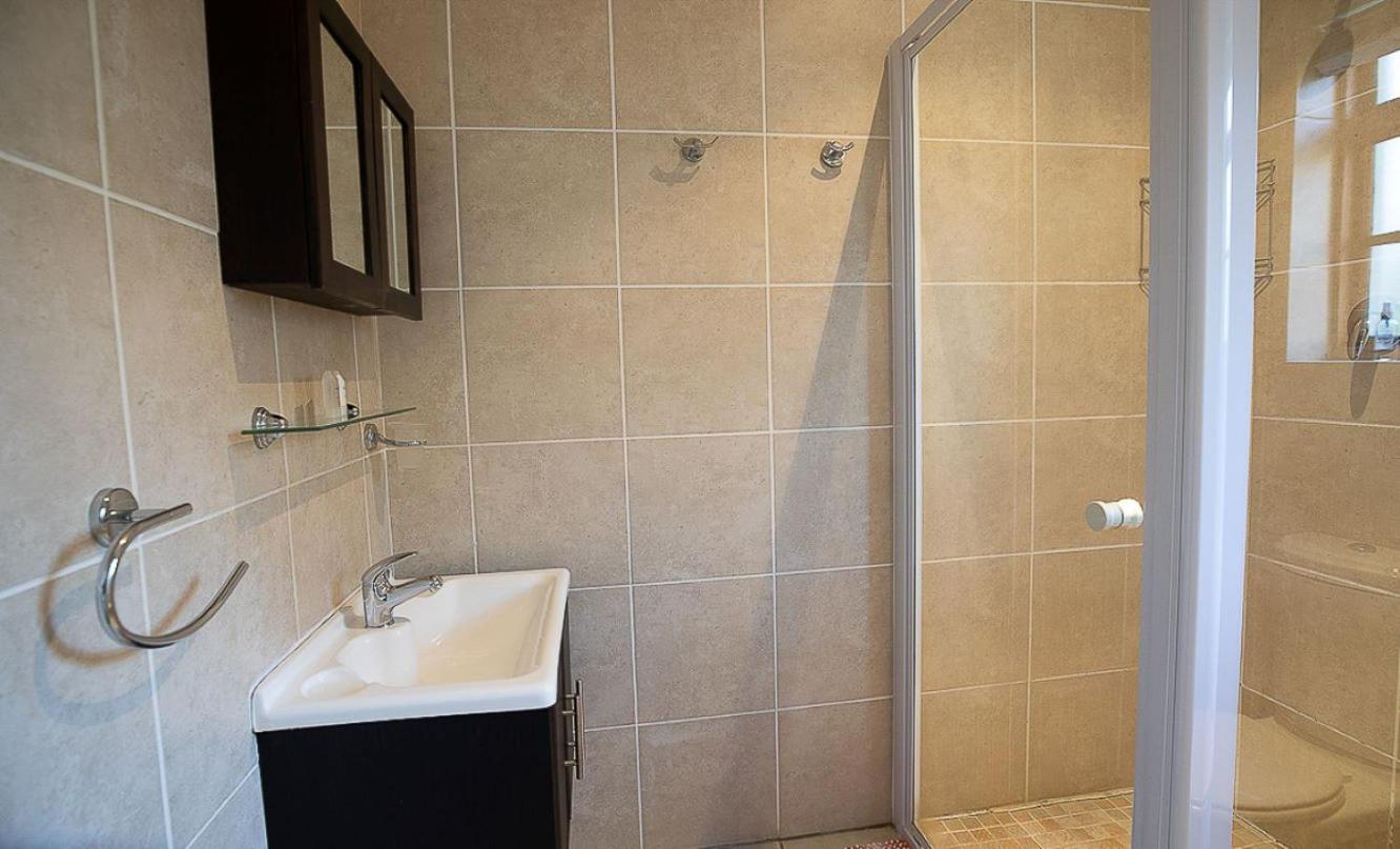 Deluxe Double or Twin Room photo 3