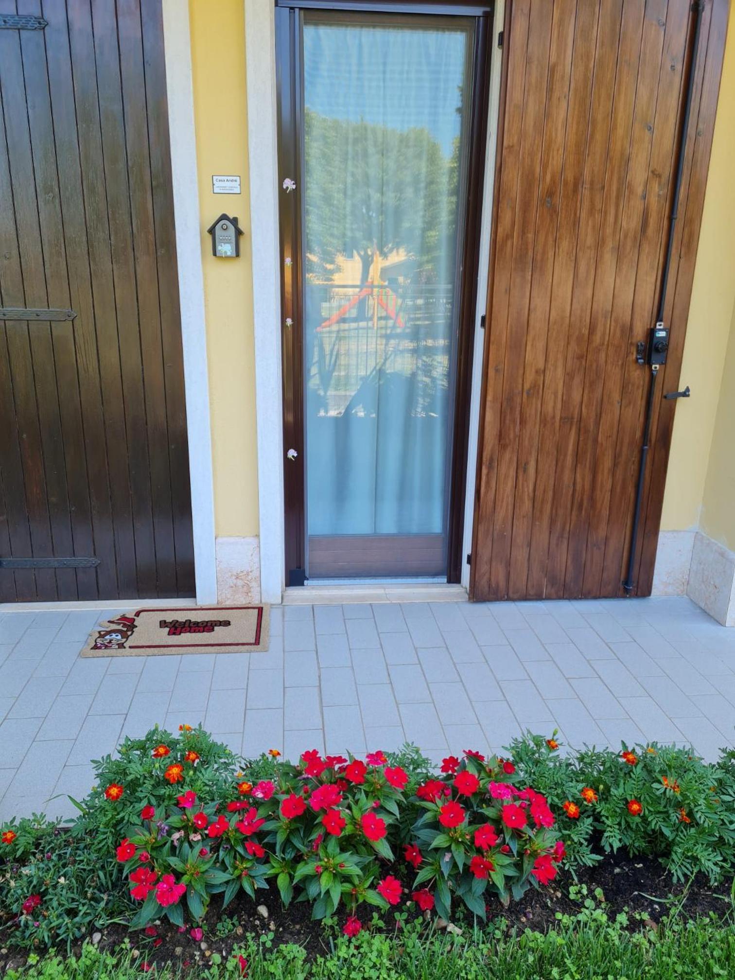 Double Room with Private External Bathroom photo 3