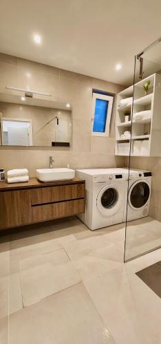 Deluxe Apartment - Photo 12