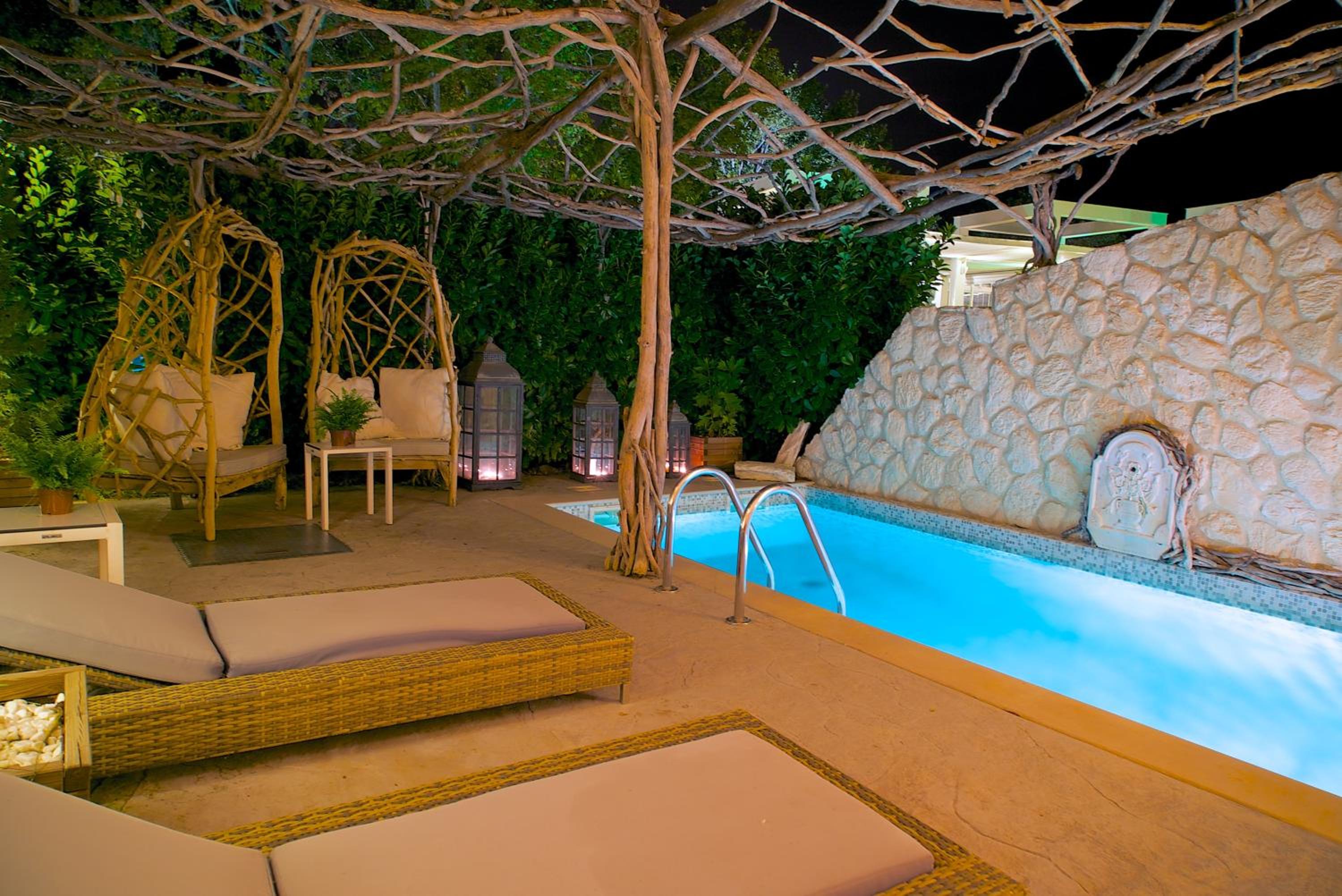 VIP Villa with Hot Tub and Private Pool - Photo 8