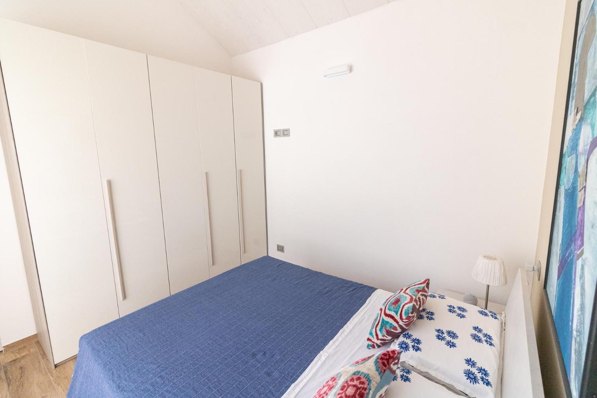 Suite - Photo 1