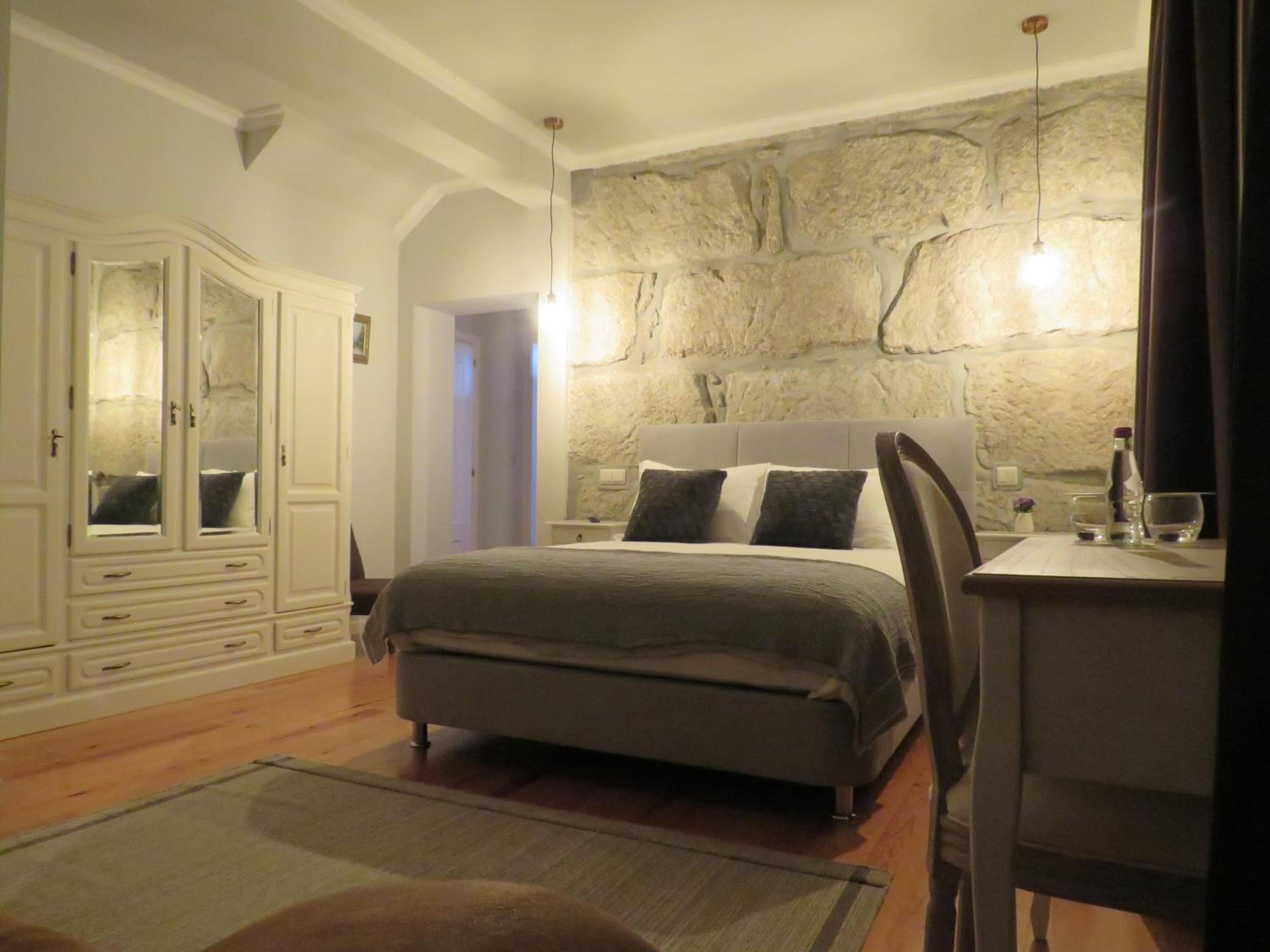 Double Room with Private Bathroom - Photo 6