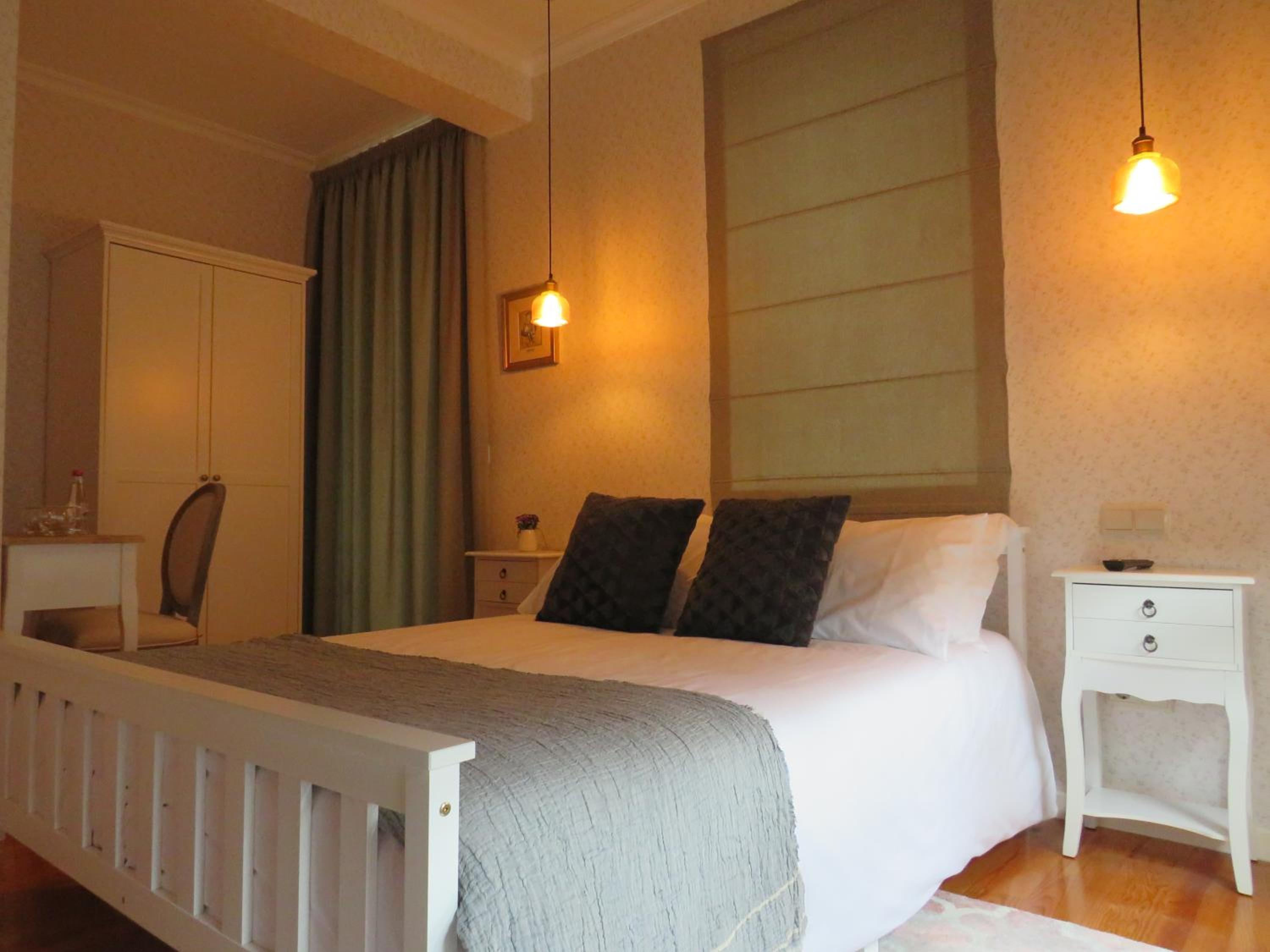 Double Room with Private Bathroom - Photo 1