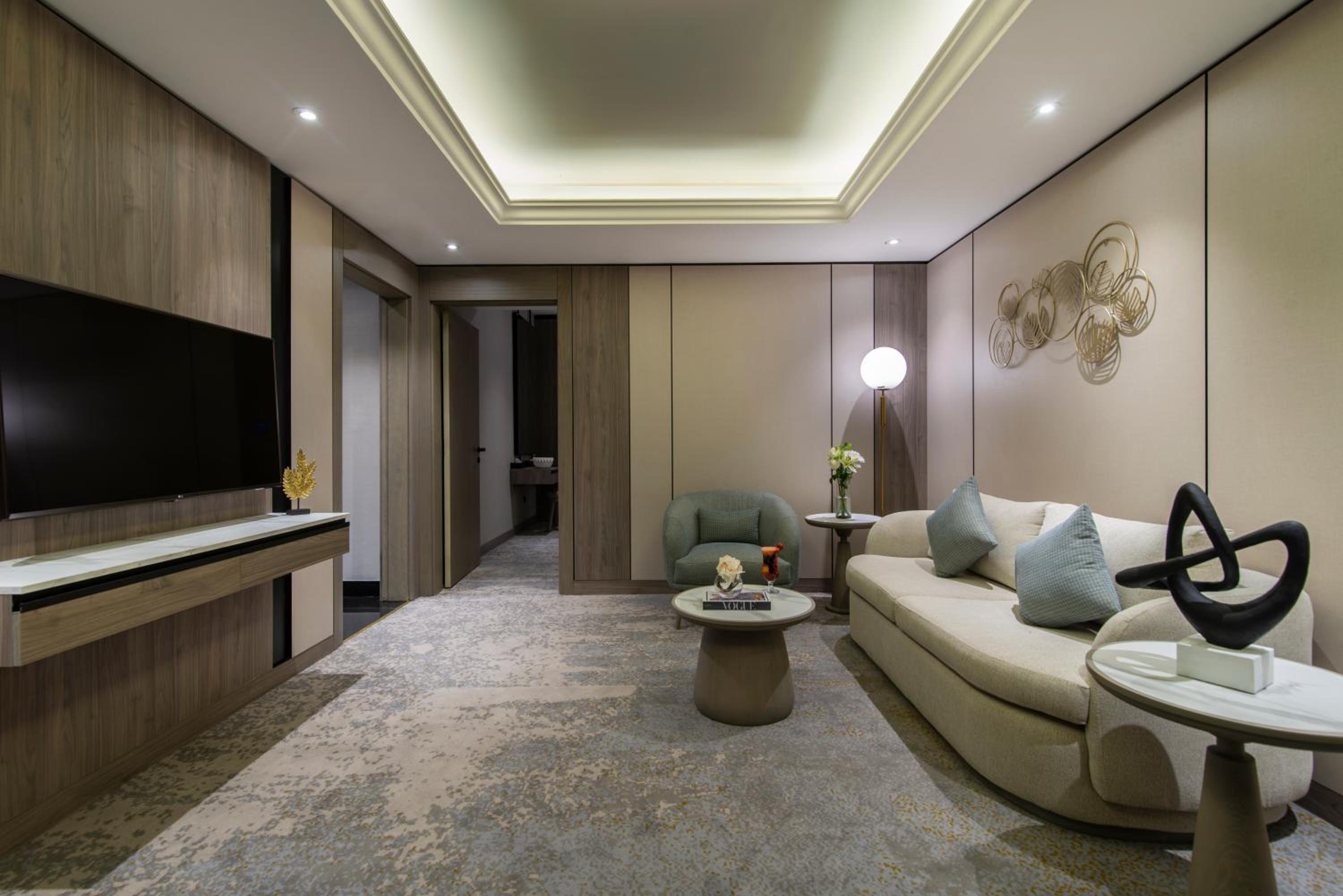 Two-Bedroom Suite - Photo 4
