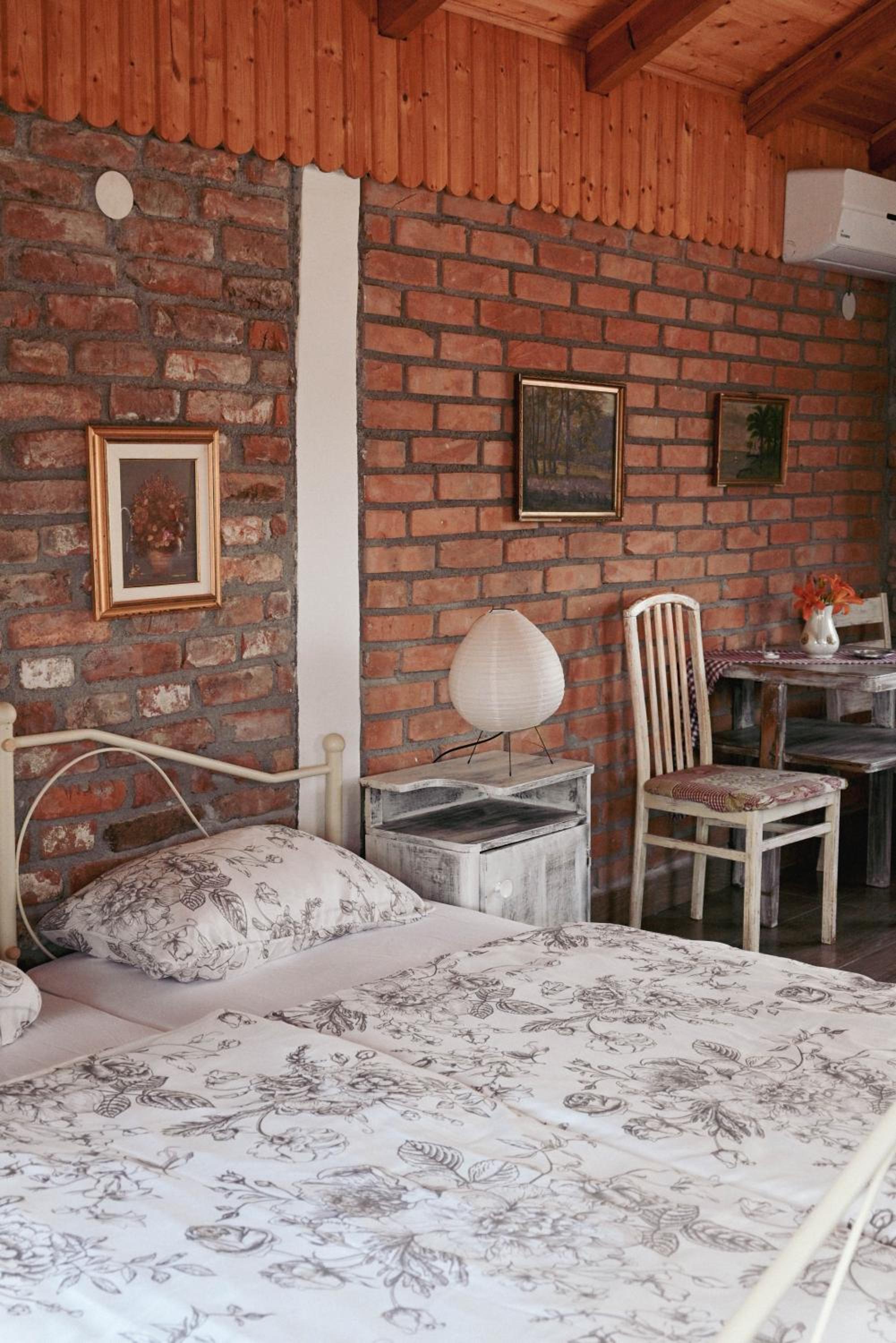 Studio Apartment photo 1