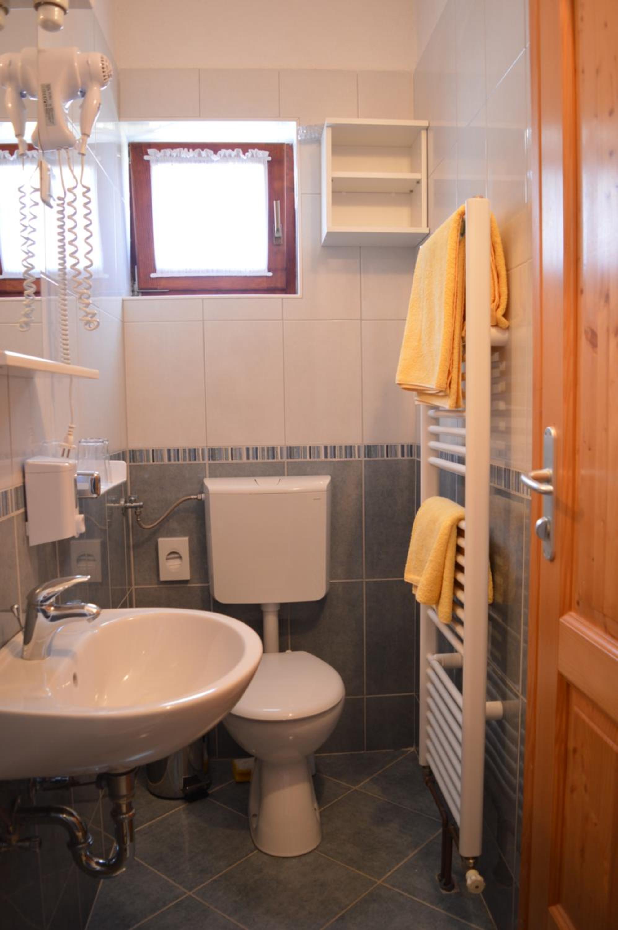 Small Single Room photo 2