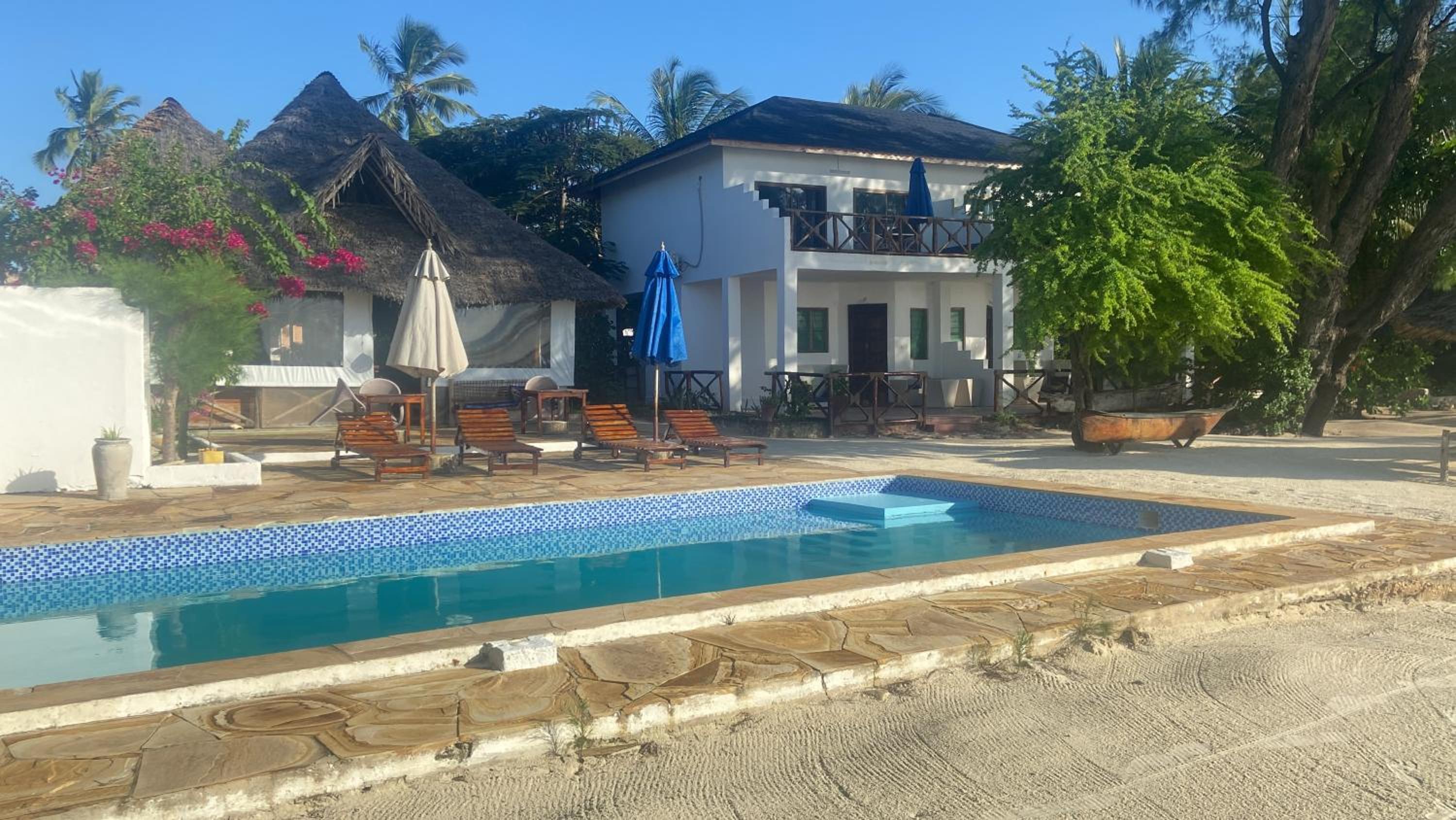 Deluxe Double or Twin Room with Sea View - Photo 11