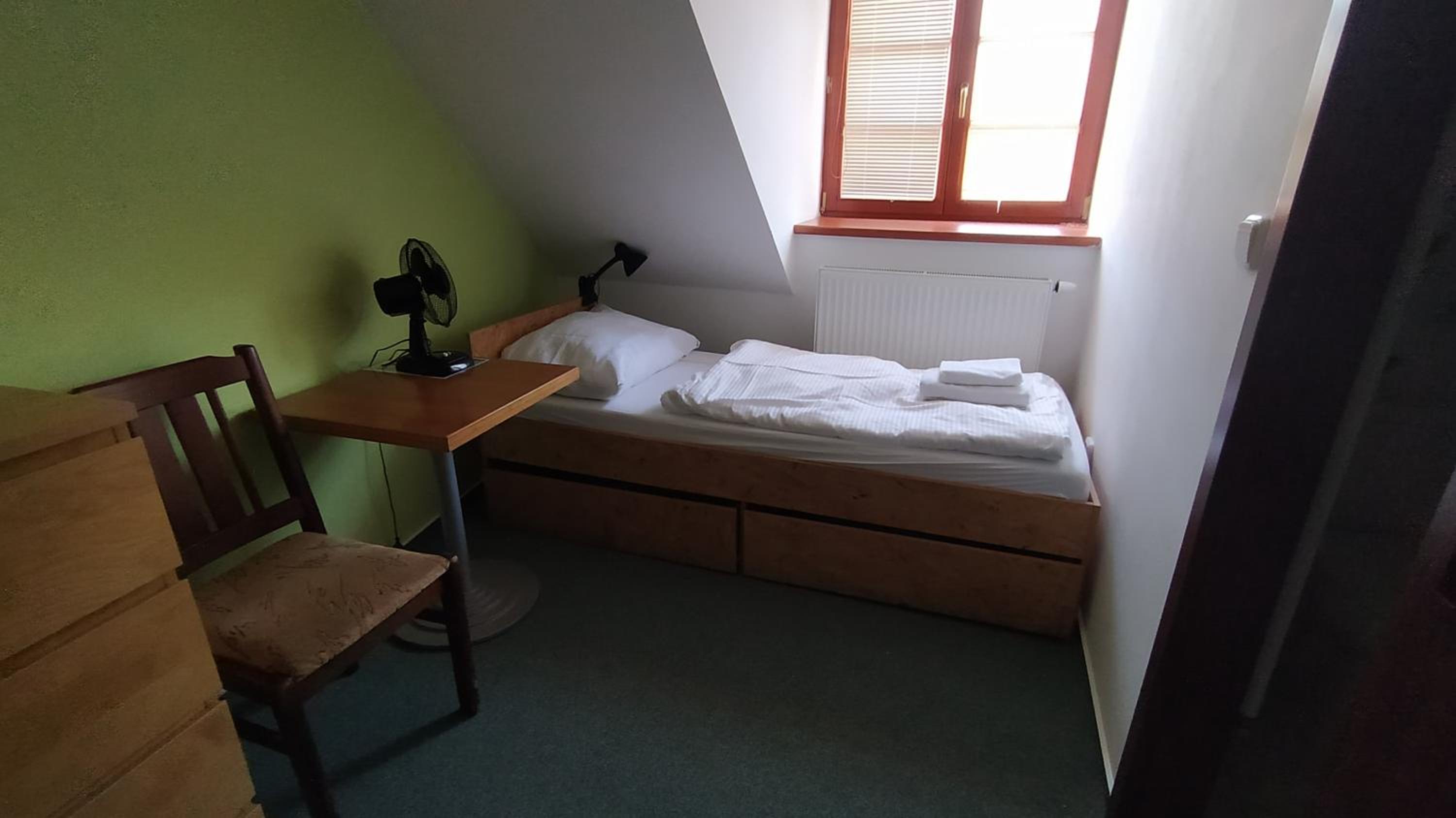 Single Room with Bathroom photo 1