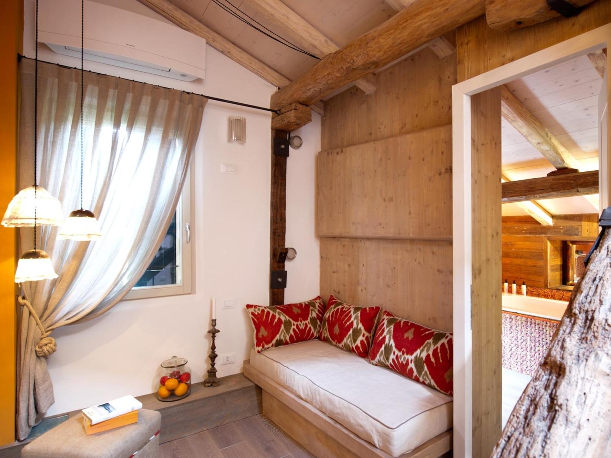 Deluxe Family Suite