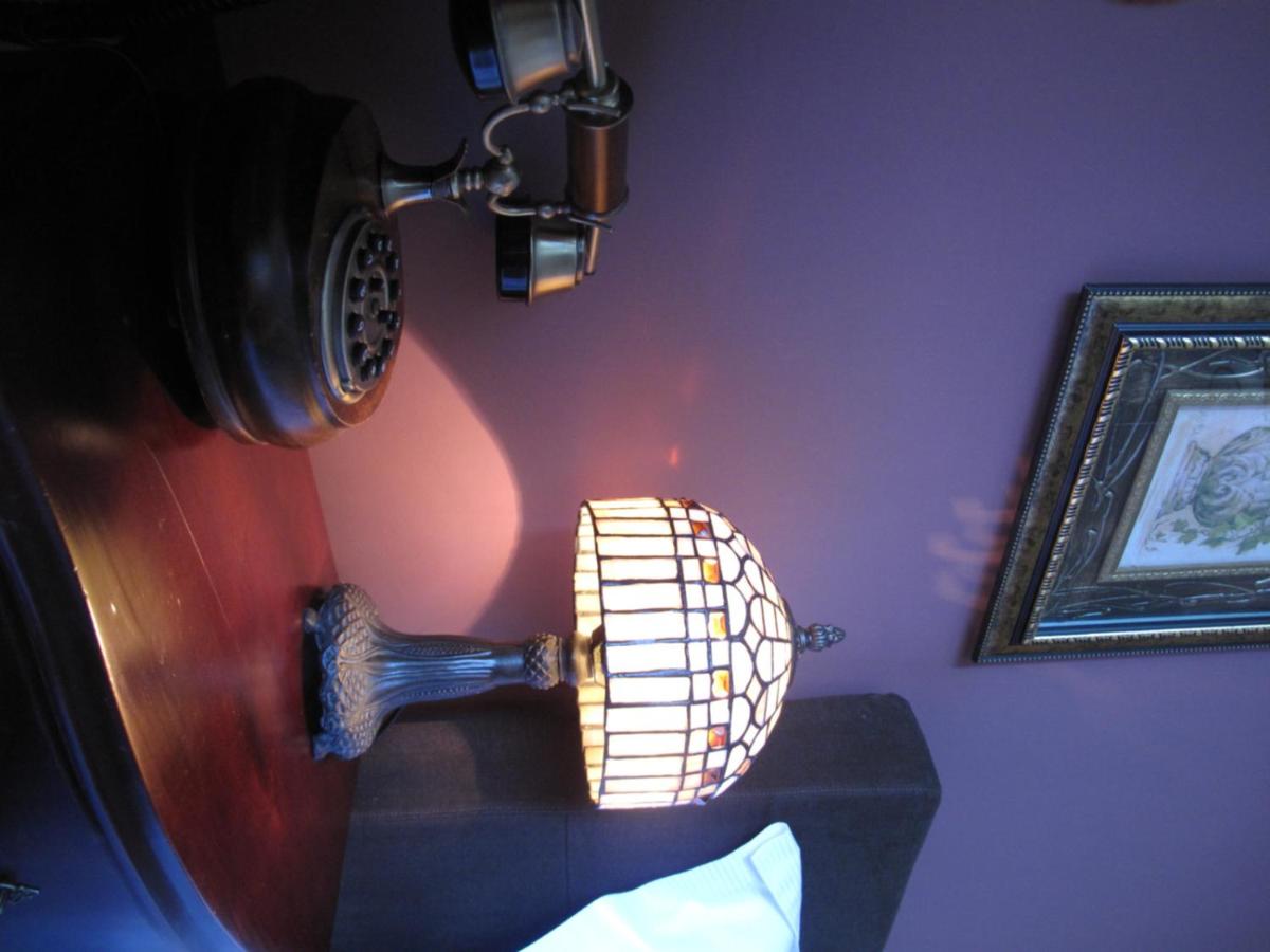 Large Double Room - Photo 11