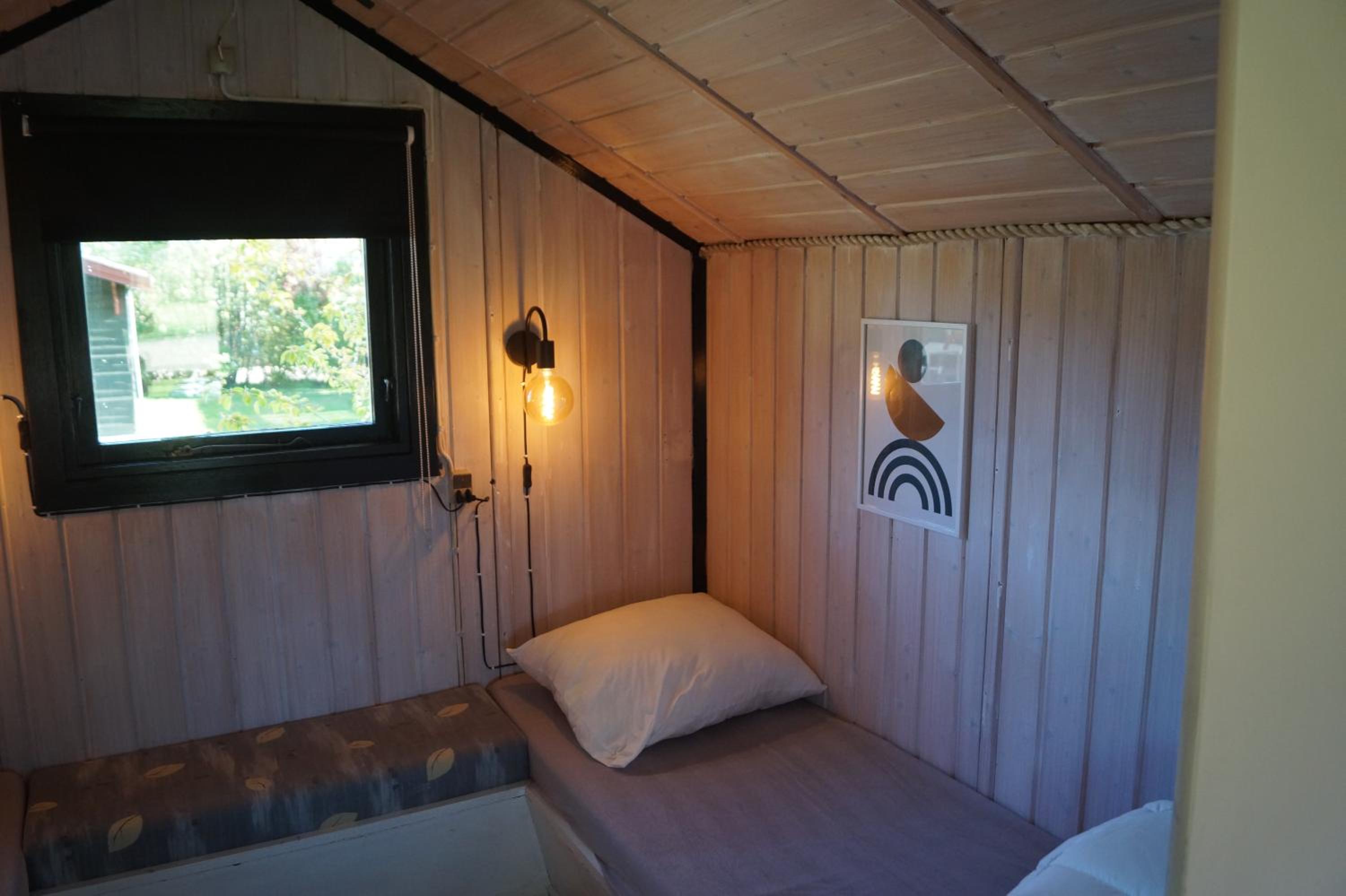 Economy Cottage with Shared Bathroom photo 1