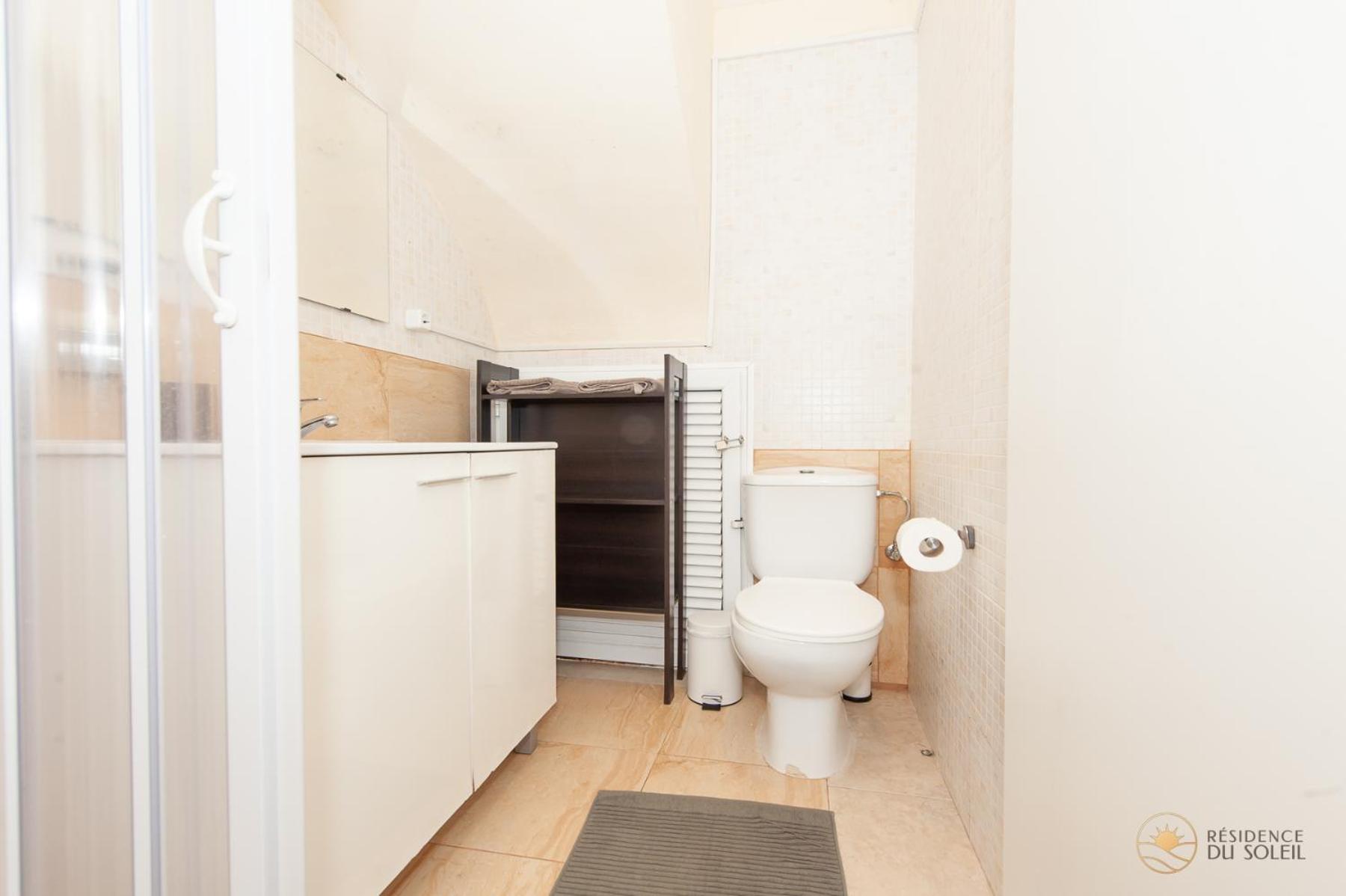 Standard Studio Ground Floor - Photo 13