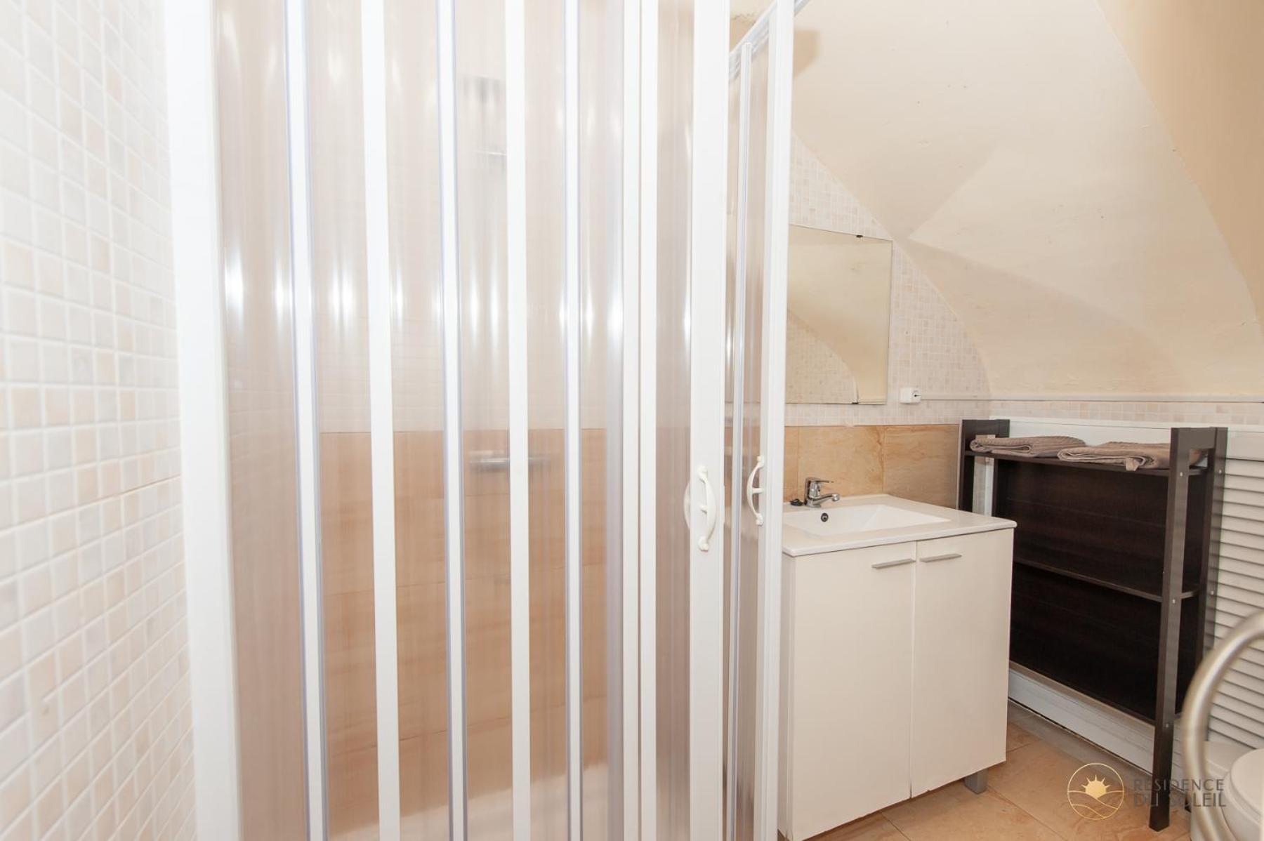 Standard Studio Ground Floor - Photo 14