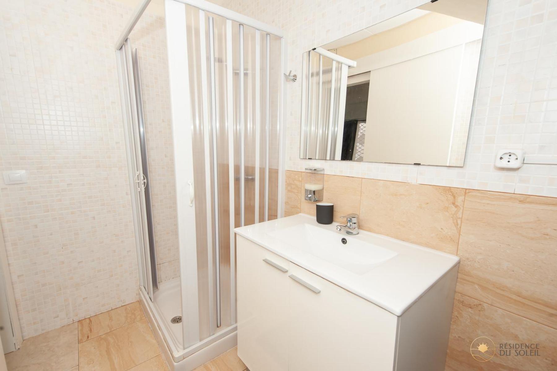 Standard Studio Ground Floor - Photo 17