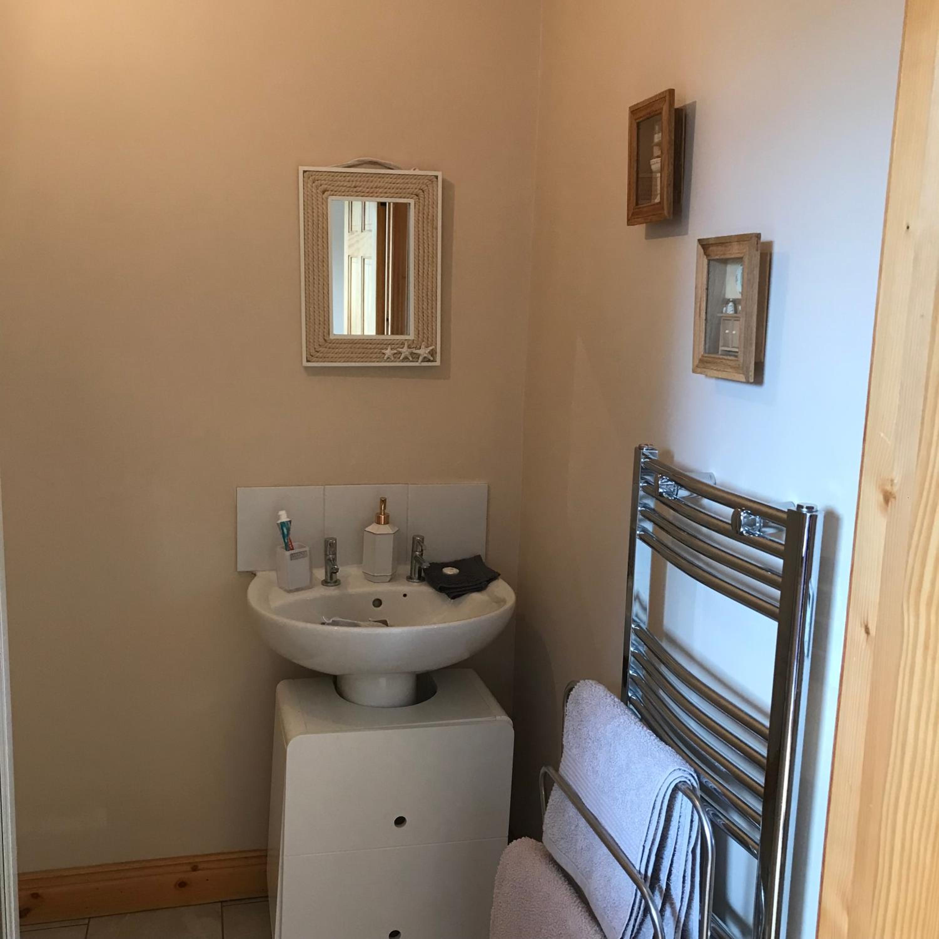 One-Bedroom Apartment - Photo 3