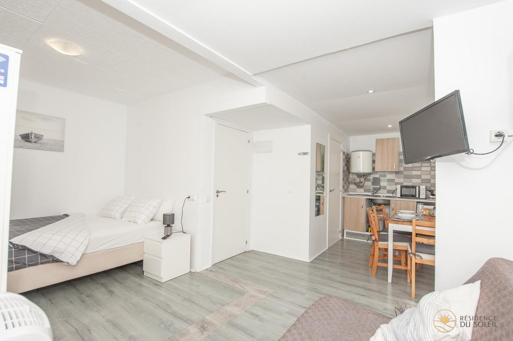 Studio with Terrace and Sea View Fifth Floor  - Photo 44