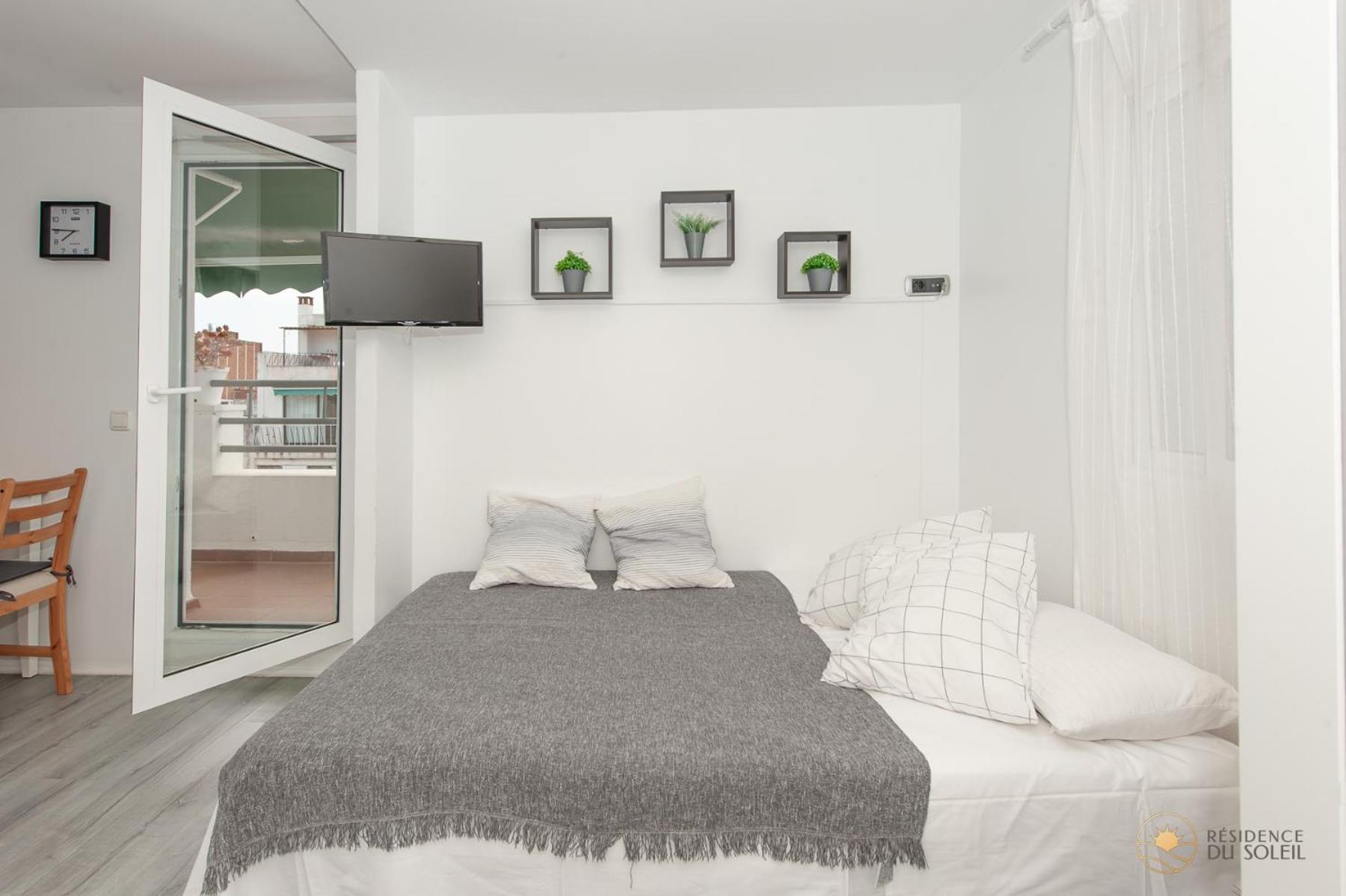 Studio with Terrace and Sea View Fifth Floor  - Photo 42