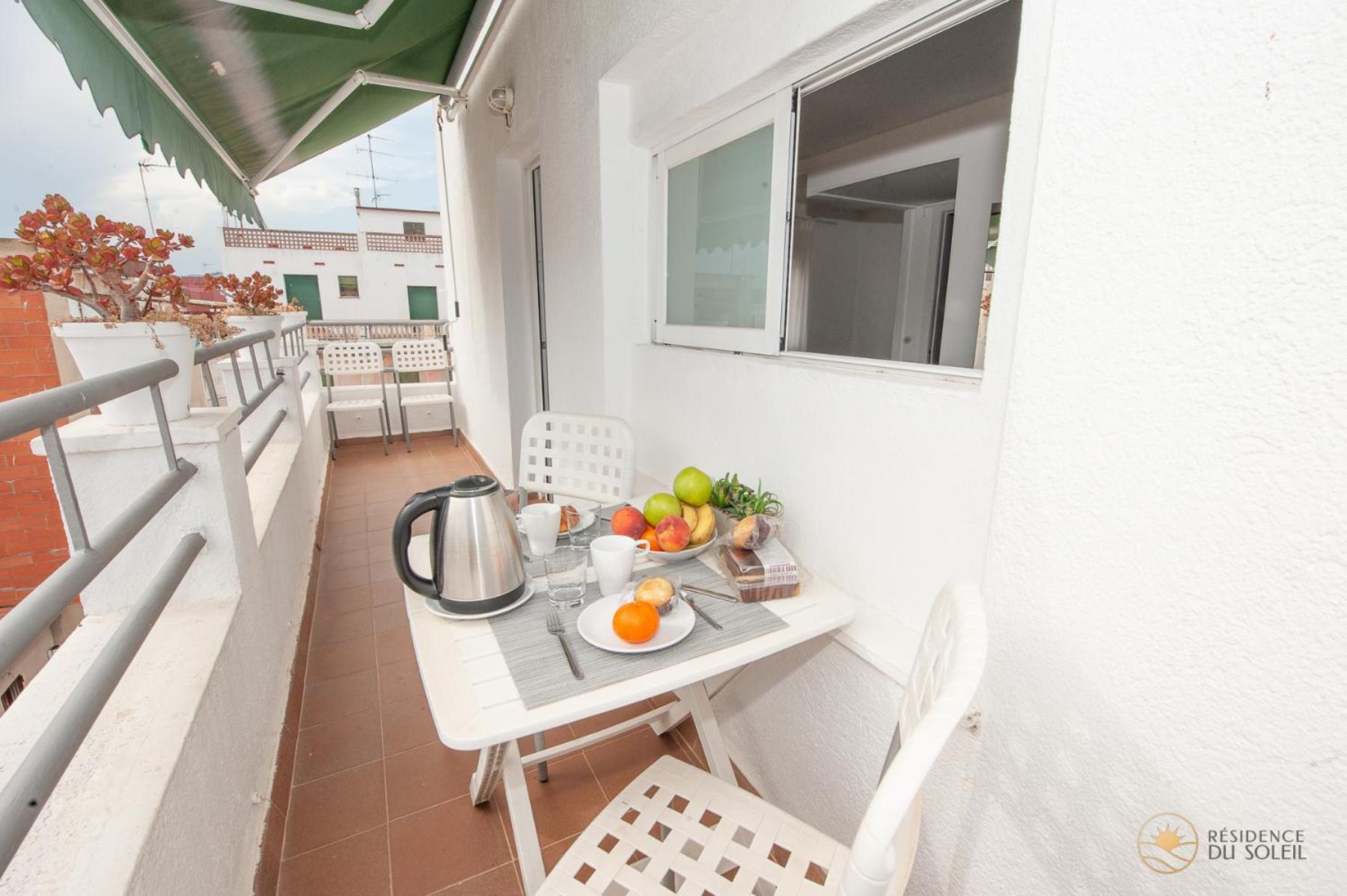 Studio with Terrace and Sea View Fifth Floor  - Photo 2