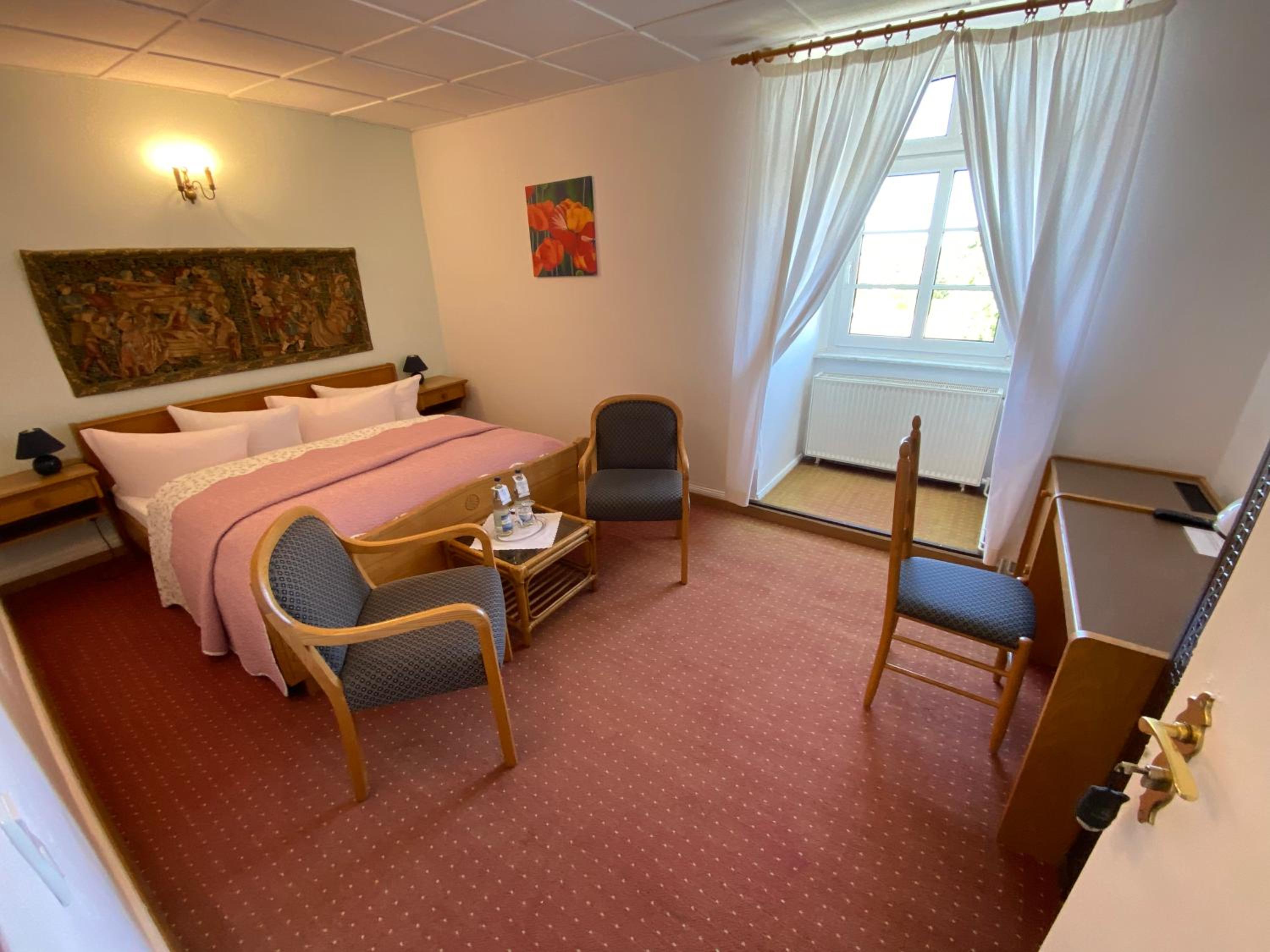 Double Room with Shared Bathroom photo 1