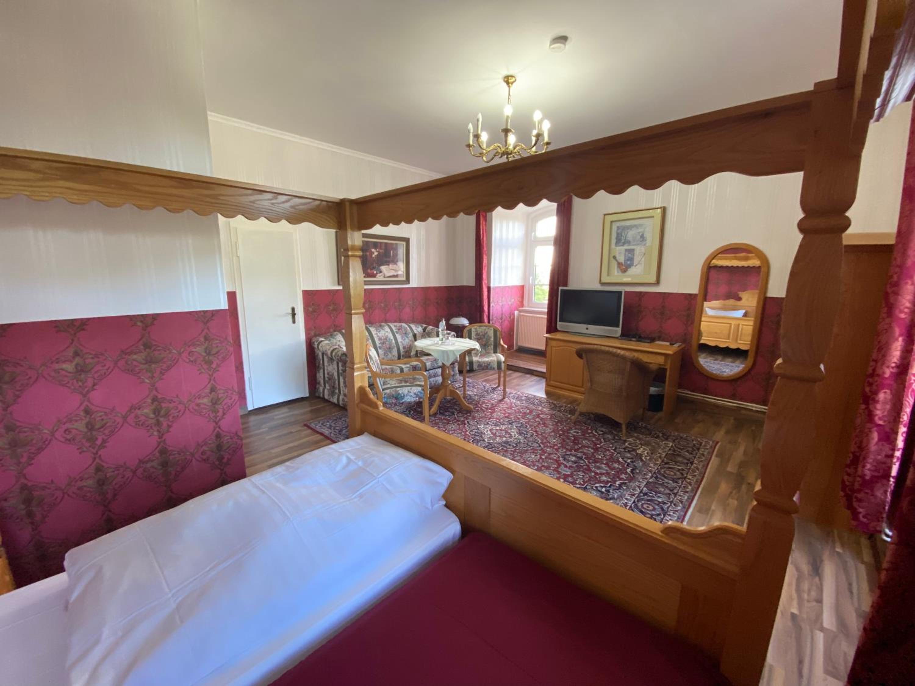 Large Double Room photo 1