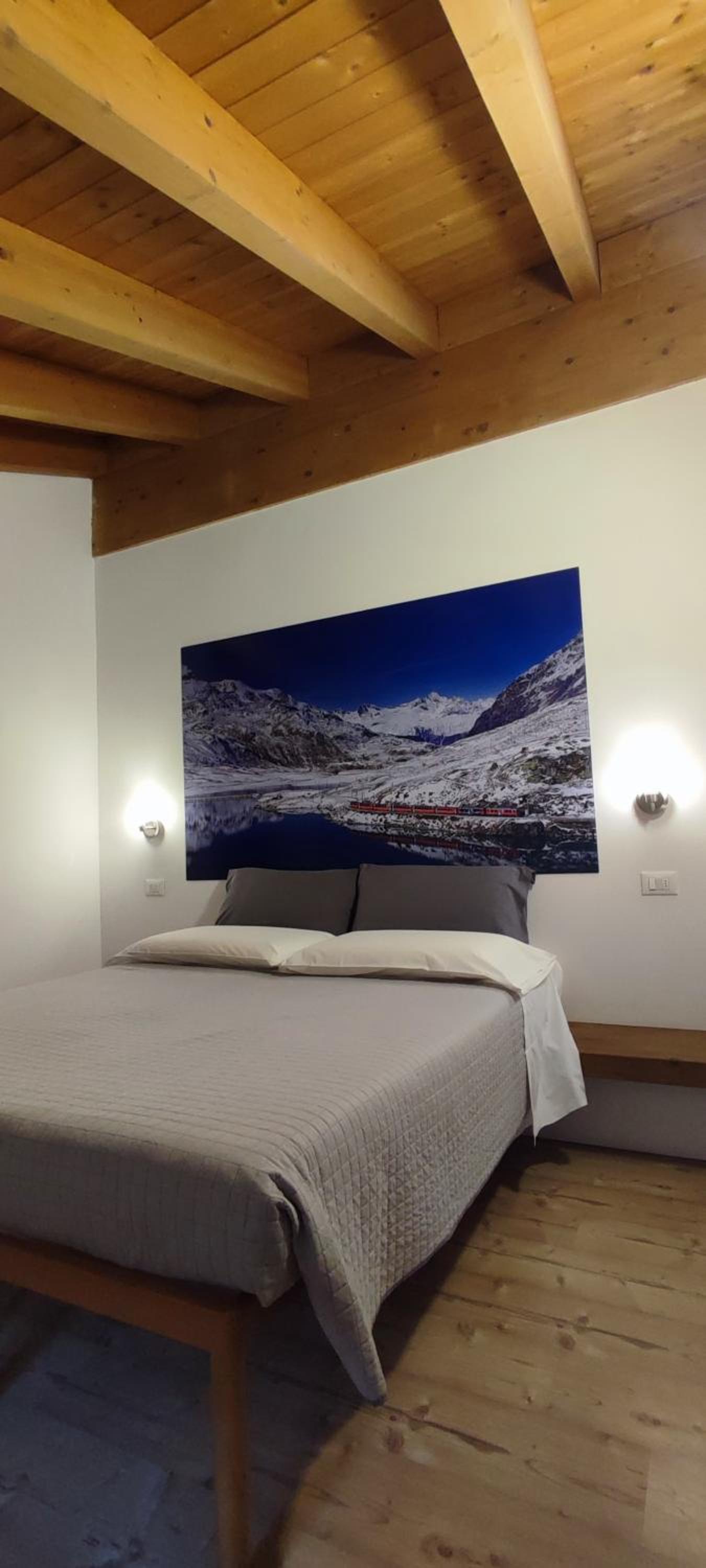Large Double Room photo 1