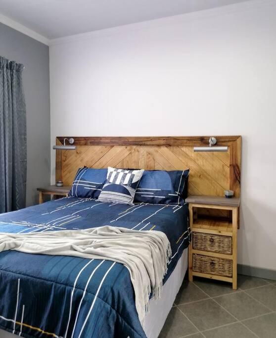 One-Bedroom Apartment - Photo 1