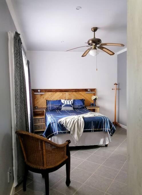 One-Bedroom Apartment - Photo 2