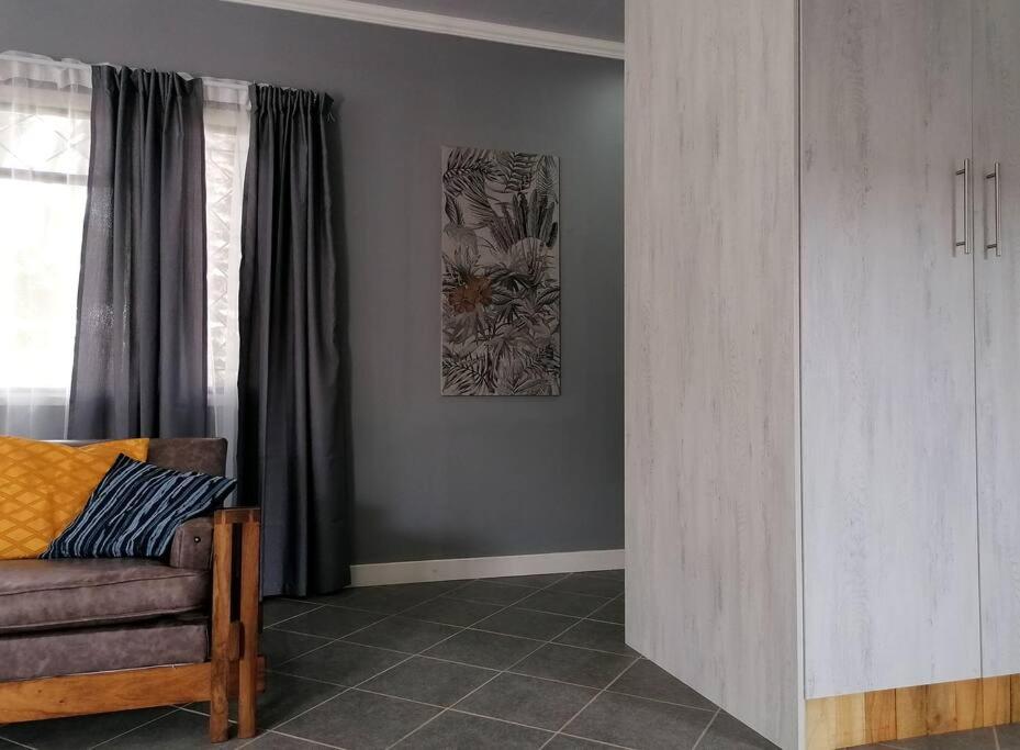 One-Bedroom Apartment - Photo 4