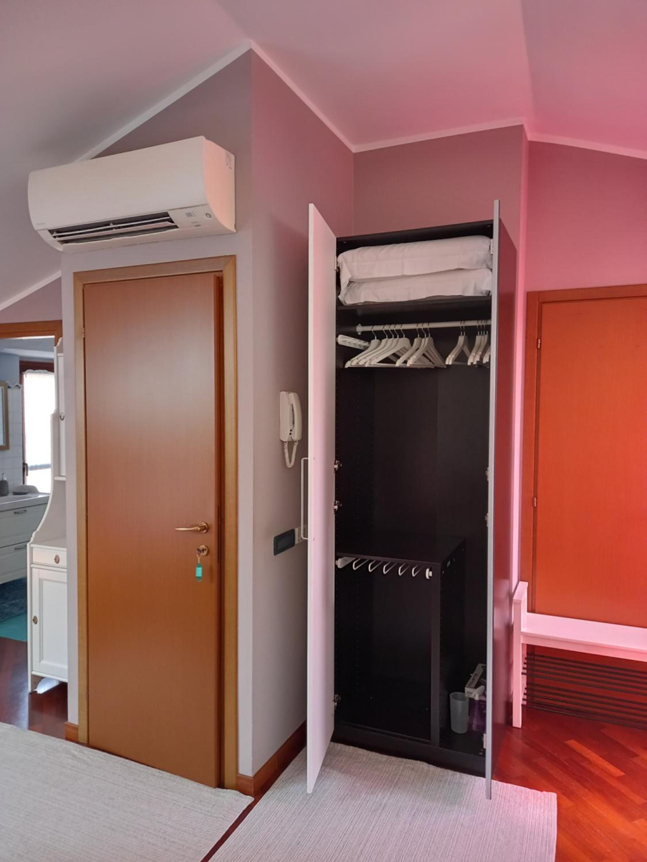 Junior Suite with Terrace - Photo 23