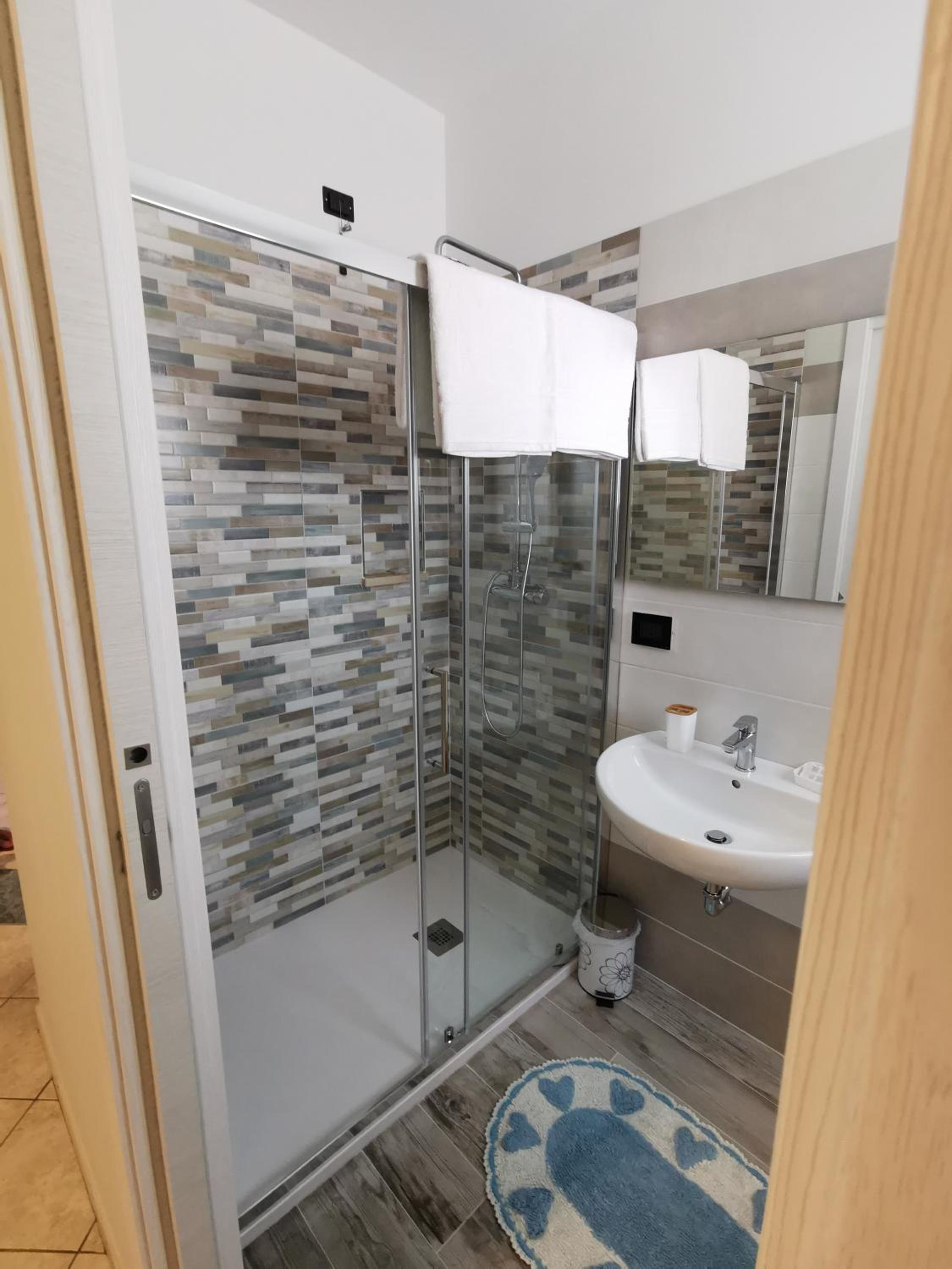 Large Double Room photo 2