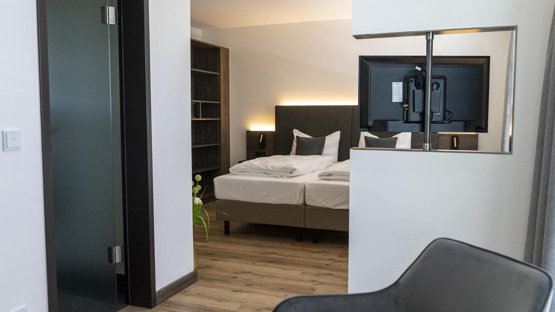 Large Double Room photo 3