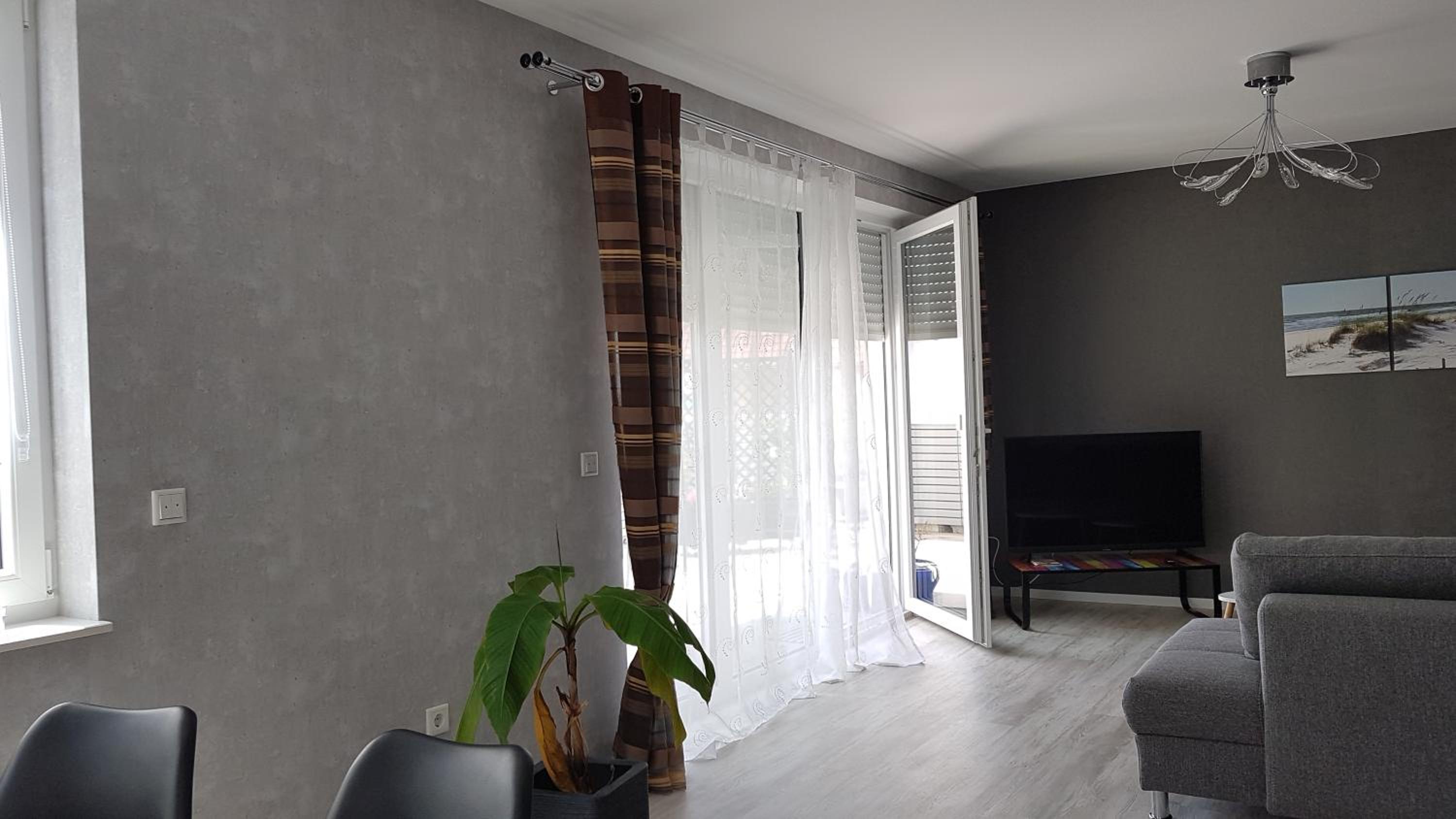 One-Bedroom Apartment photo 1