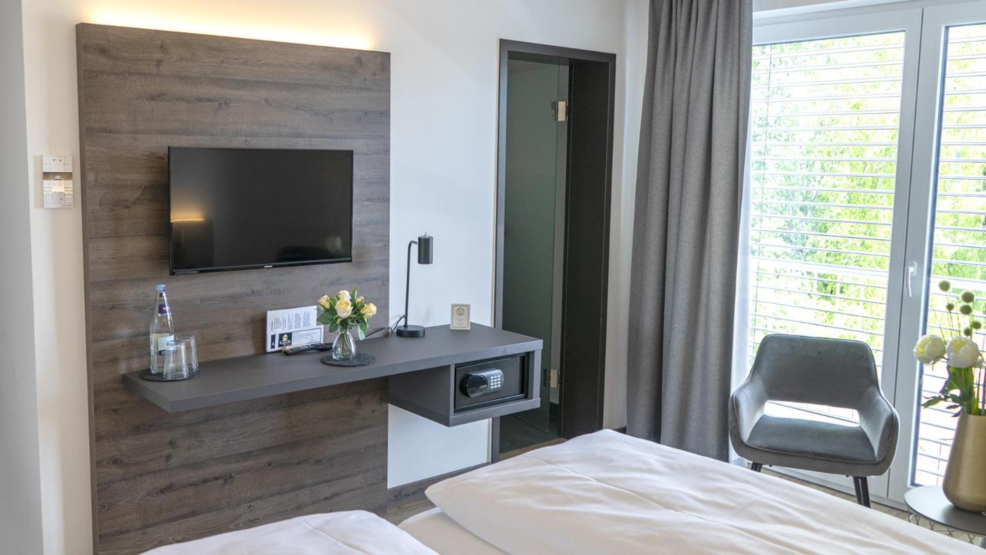 Budget Double Room photo 3
