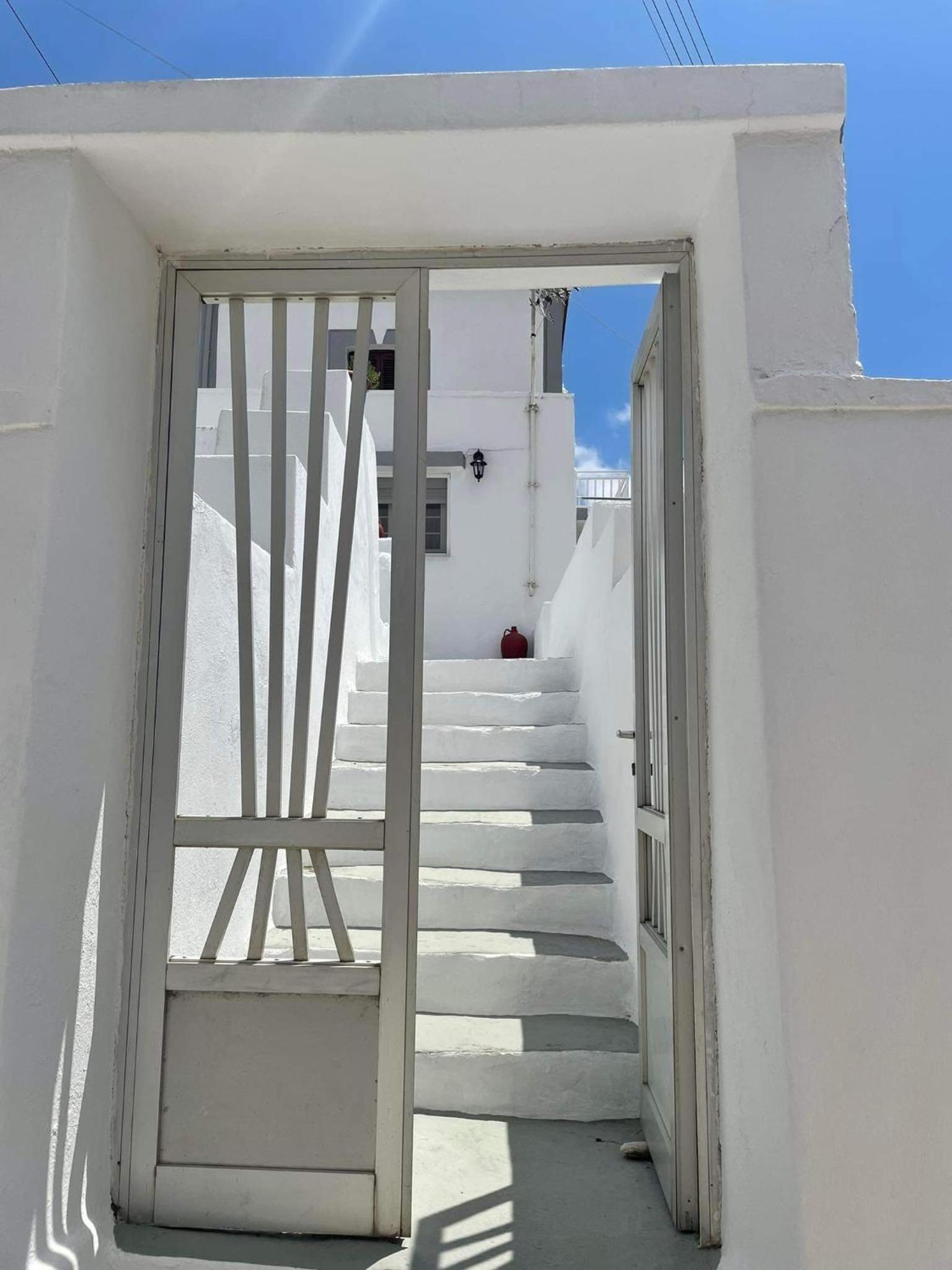 Apartment with Sea View - Photo 4