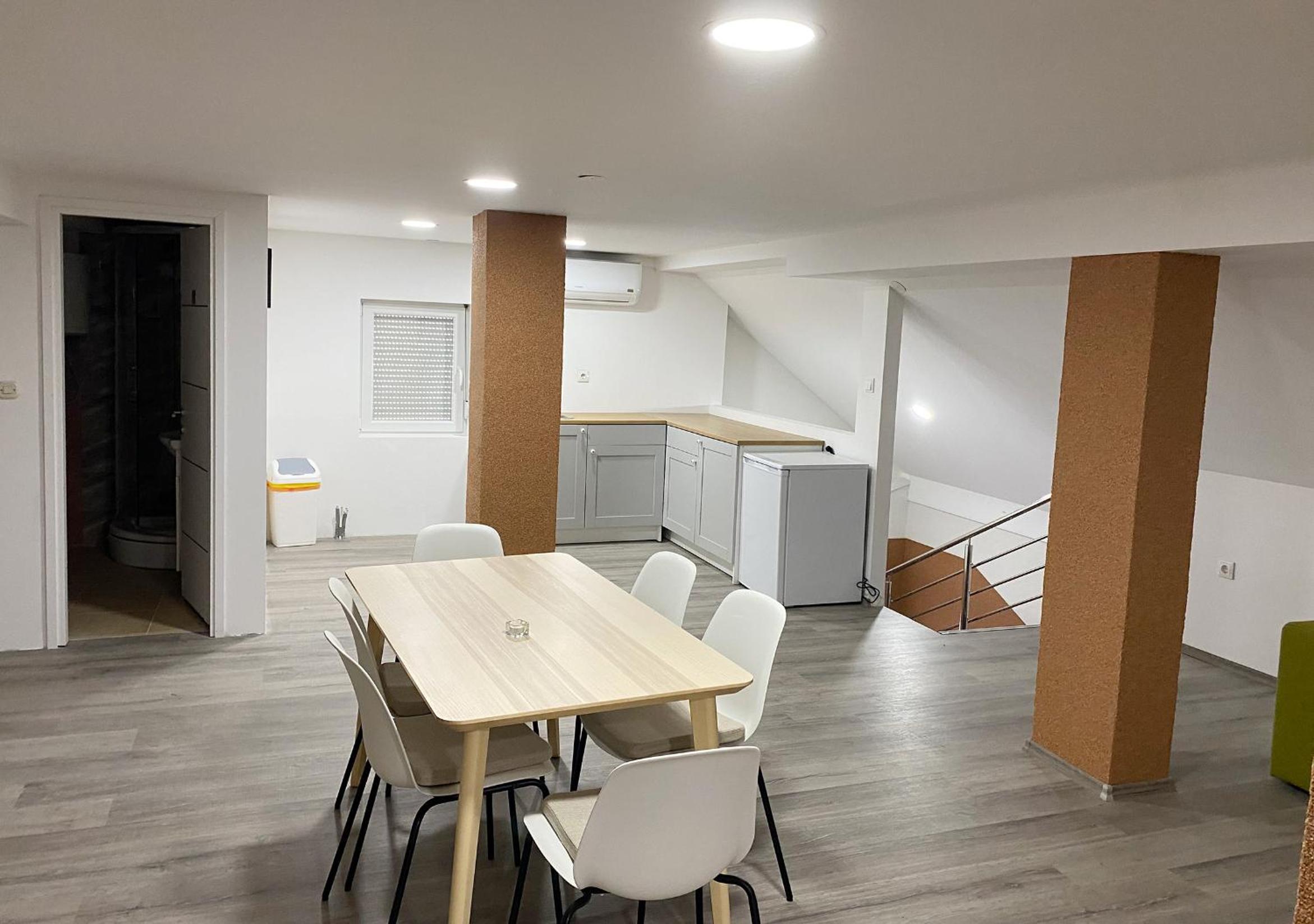 Apartment With Mountain View photo 3