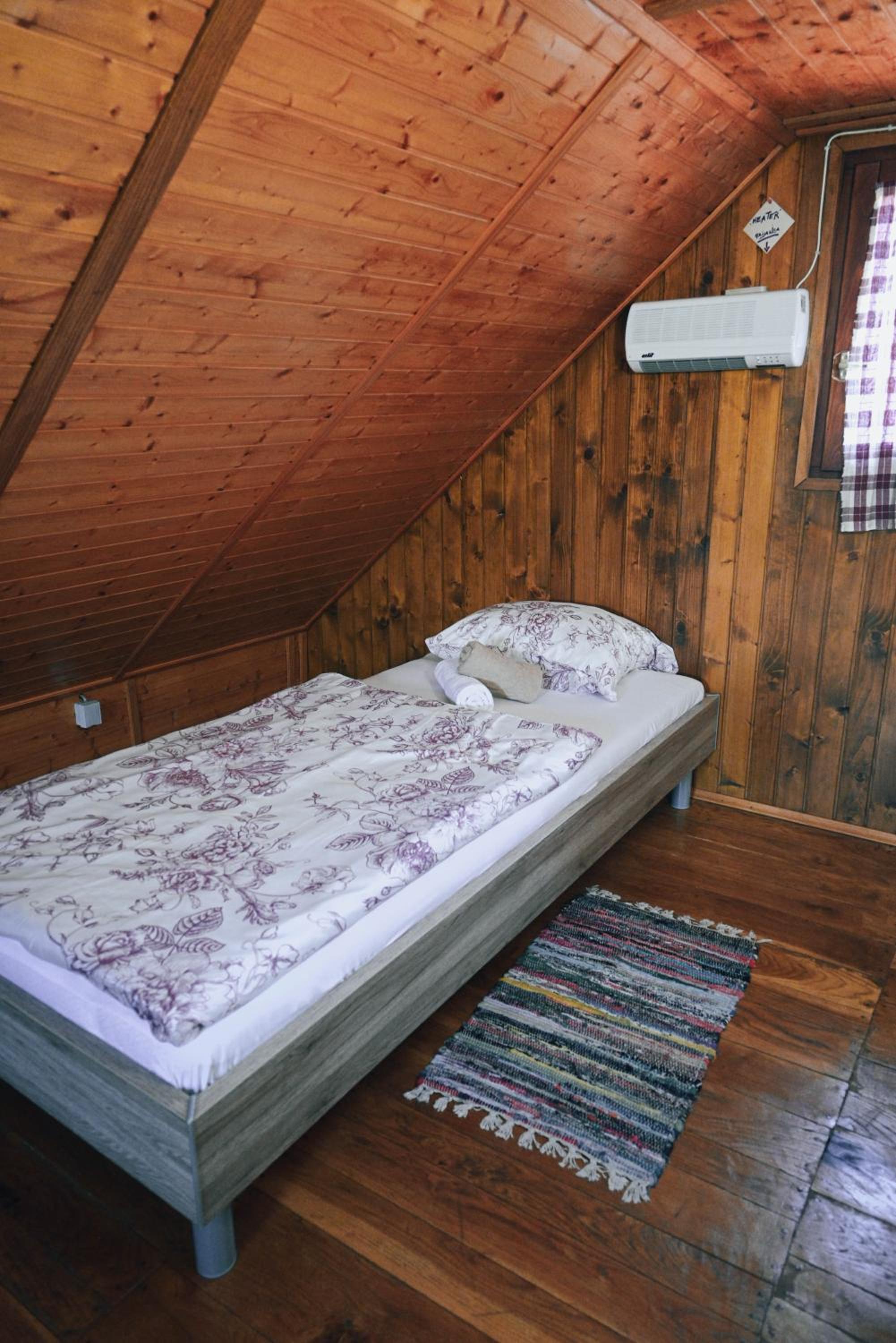 One-Bedroom Apartment - Photo 13