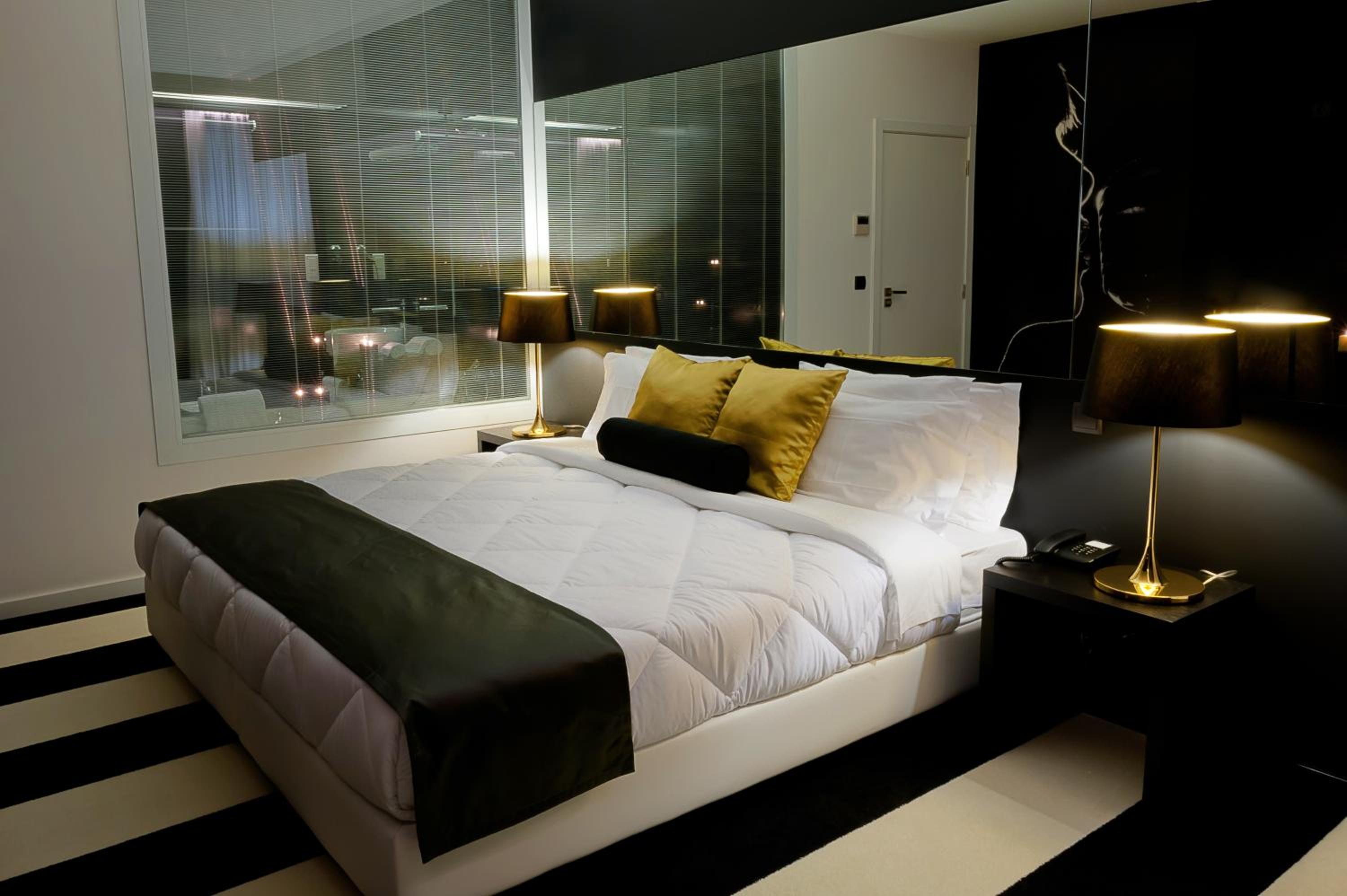 Double Room with Shower - Photo 1