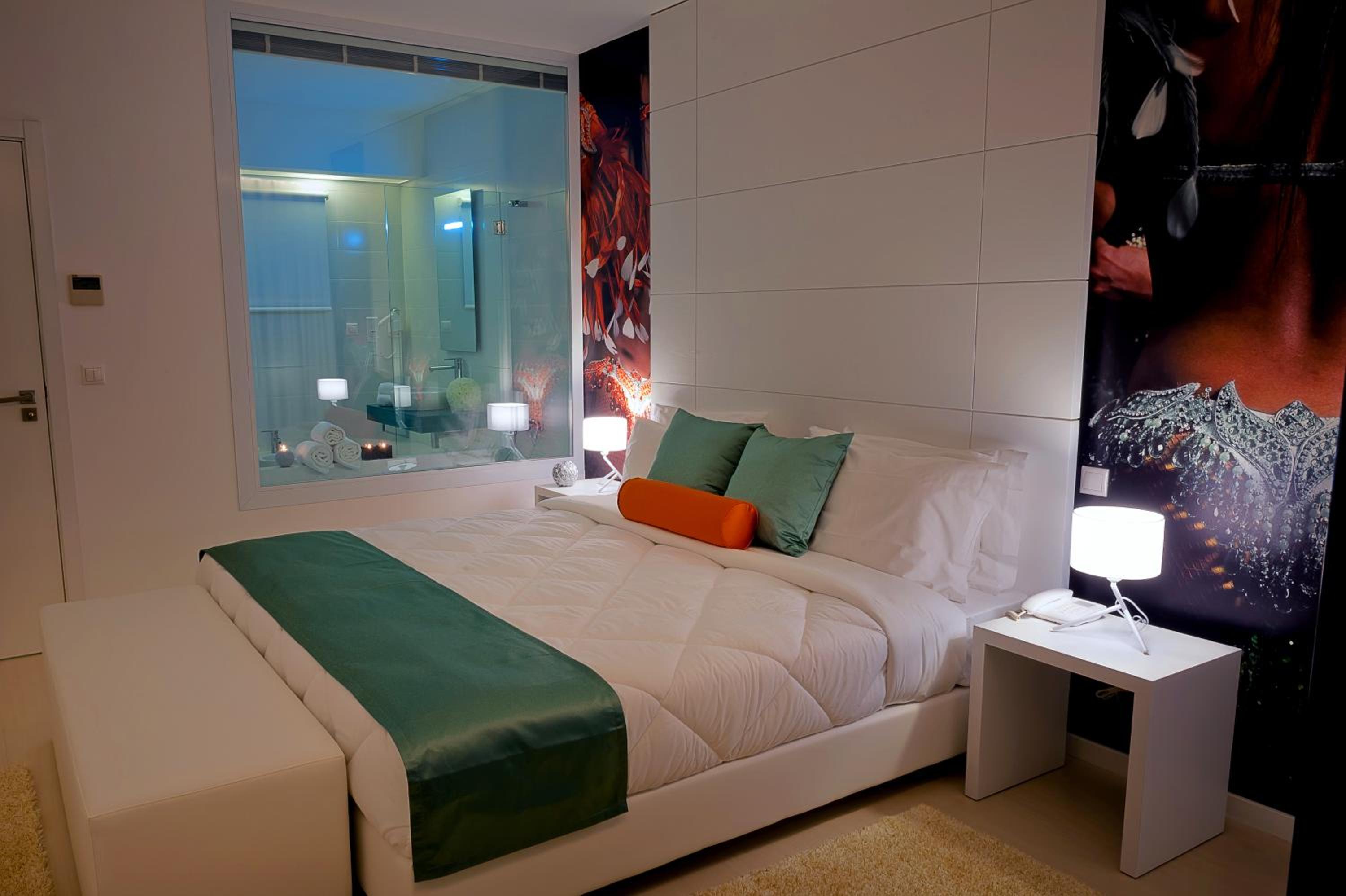 Double Room with Shower - Photo 3